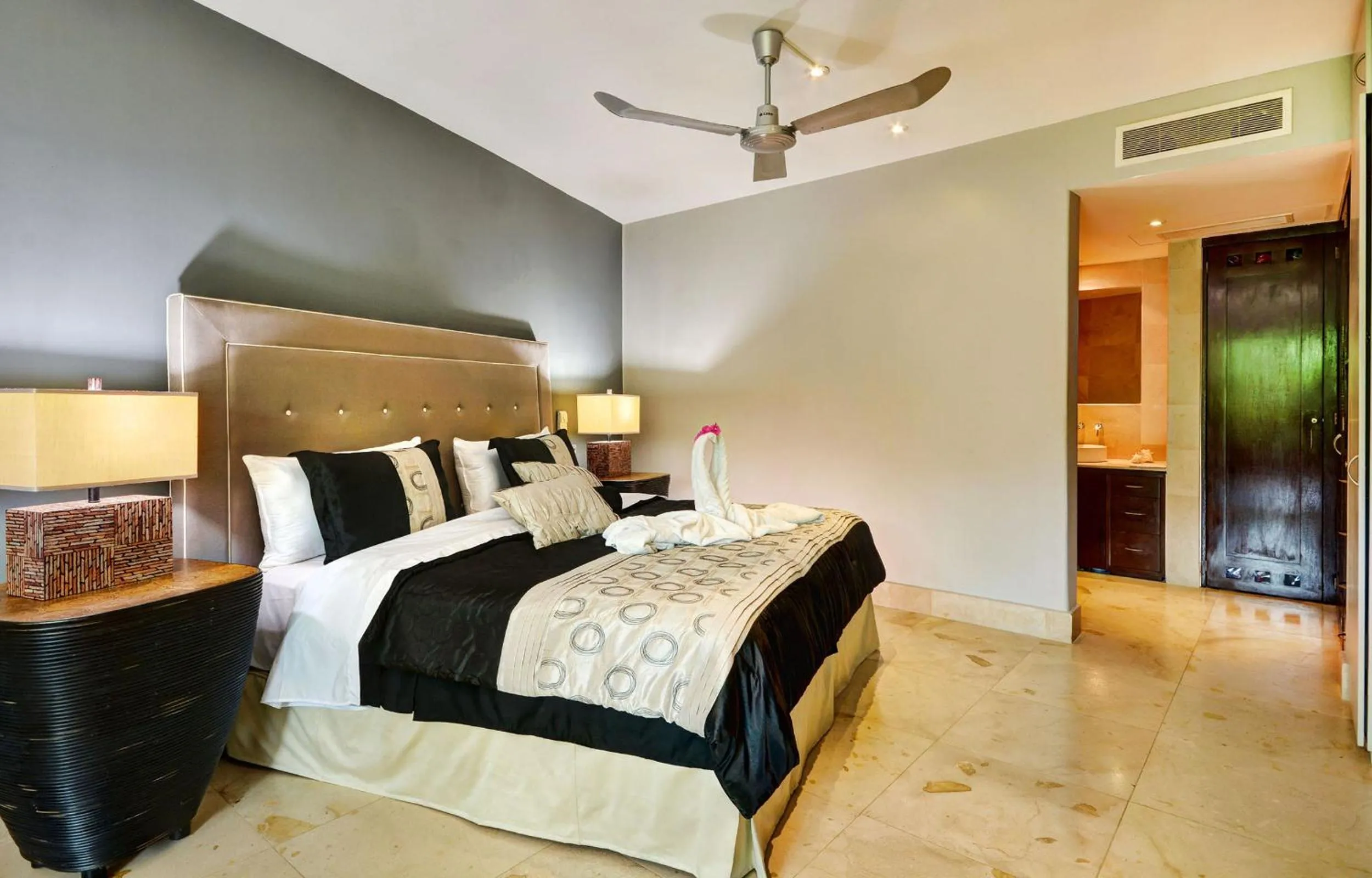 Bedroom, Bed in Luxurious & Central Condo In Playa Steps From The Beach