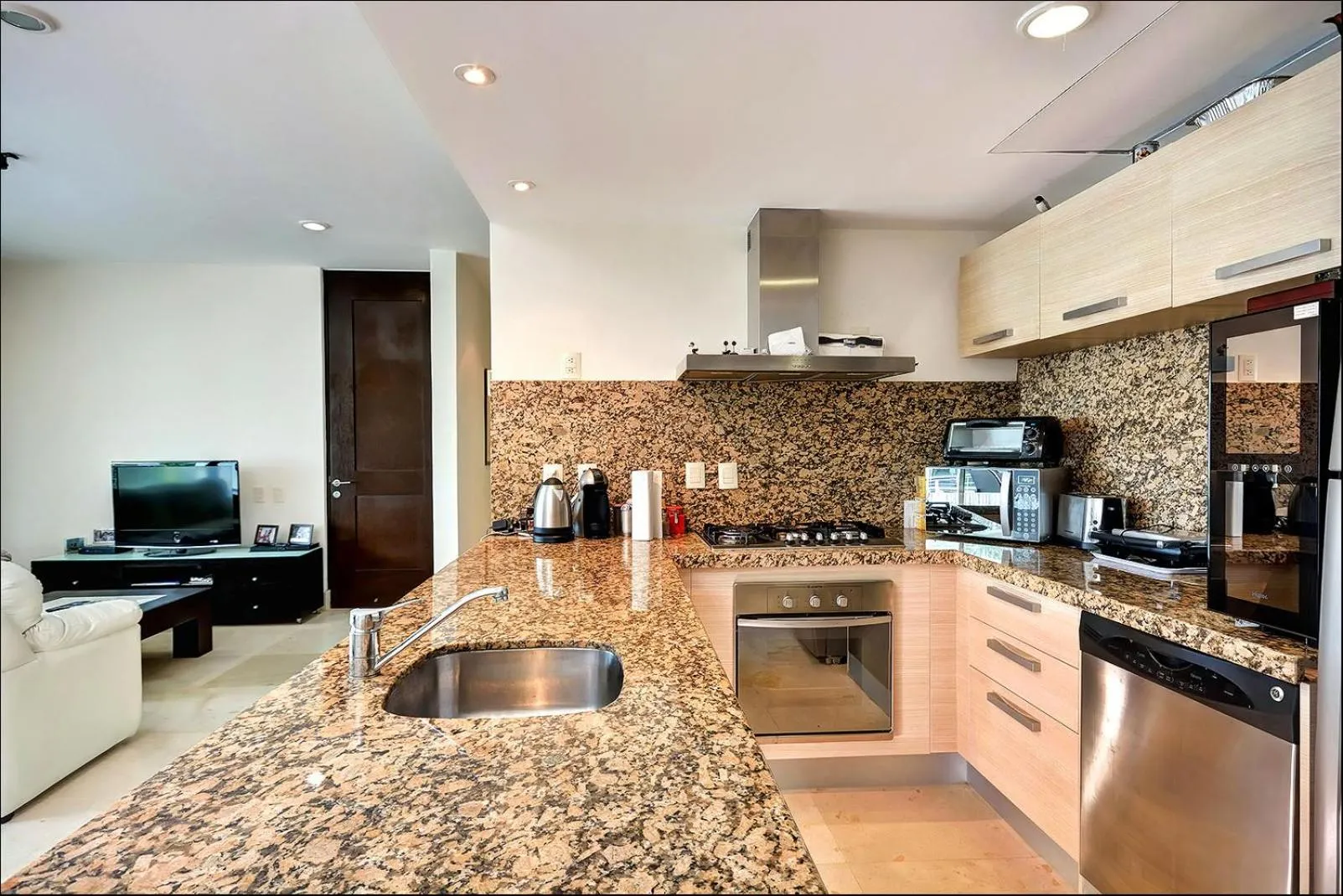 Kitchen or kitchenette in Luxurious & Central Condo In Playa Steps From The Beach