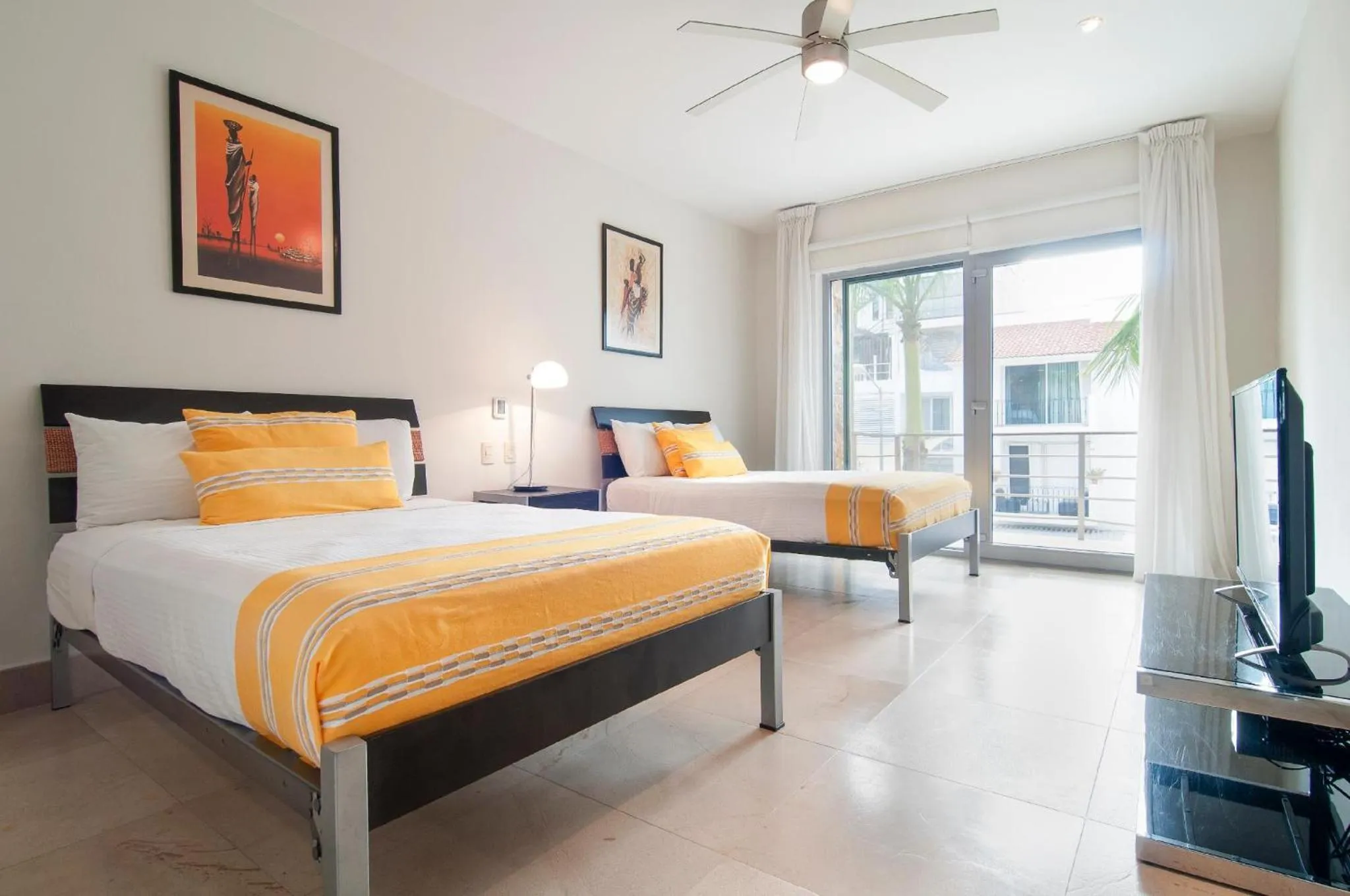 Bed in Luxurious & Central Condo In Playa Steps From The Beach
