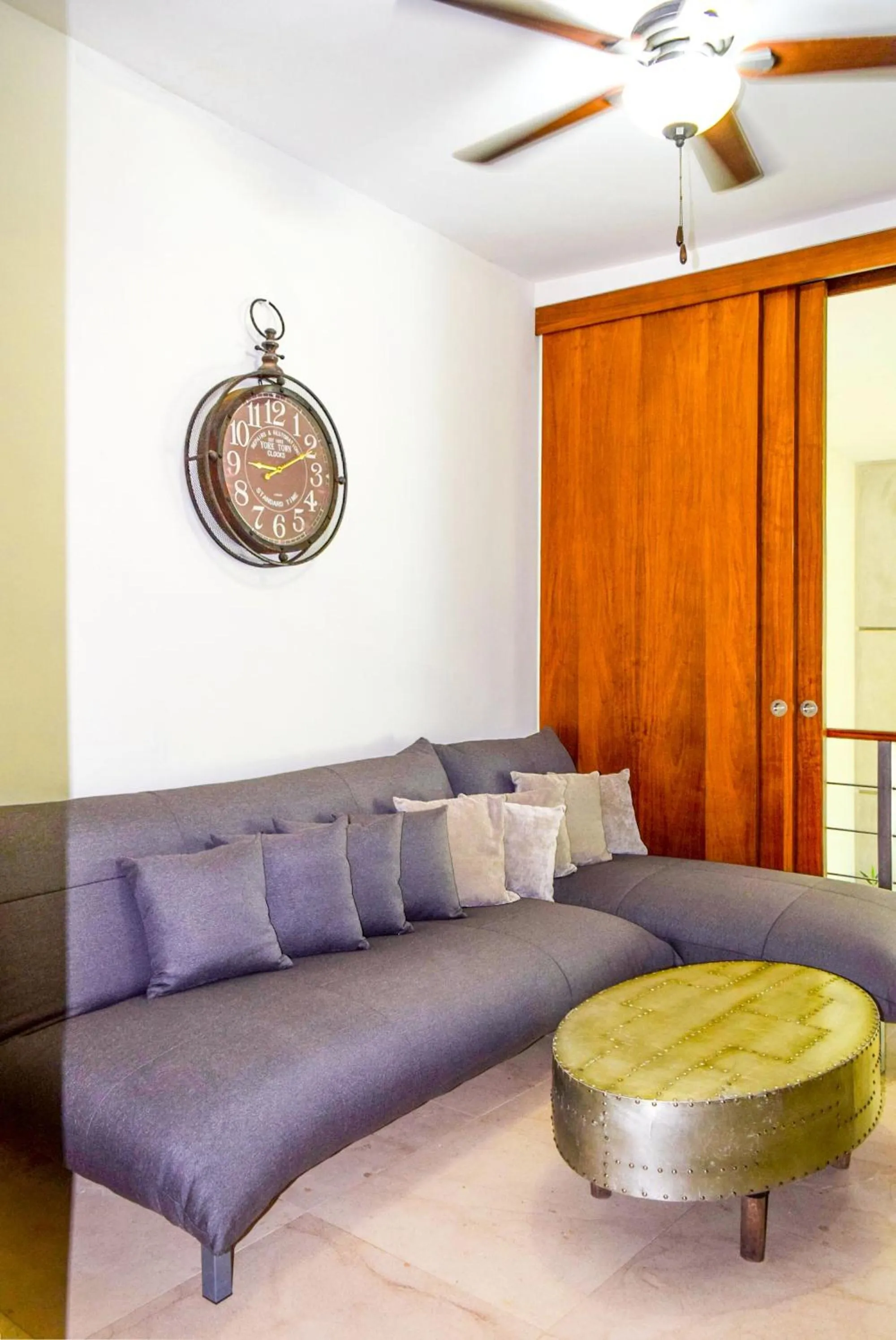 Living room in Luxurious & Central Condo In Playa Steps From The Beach