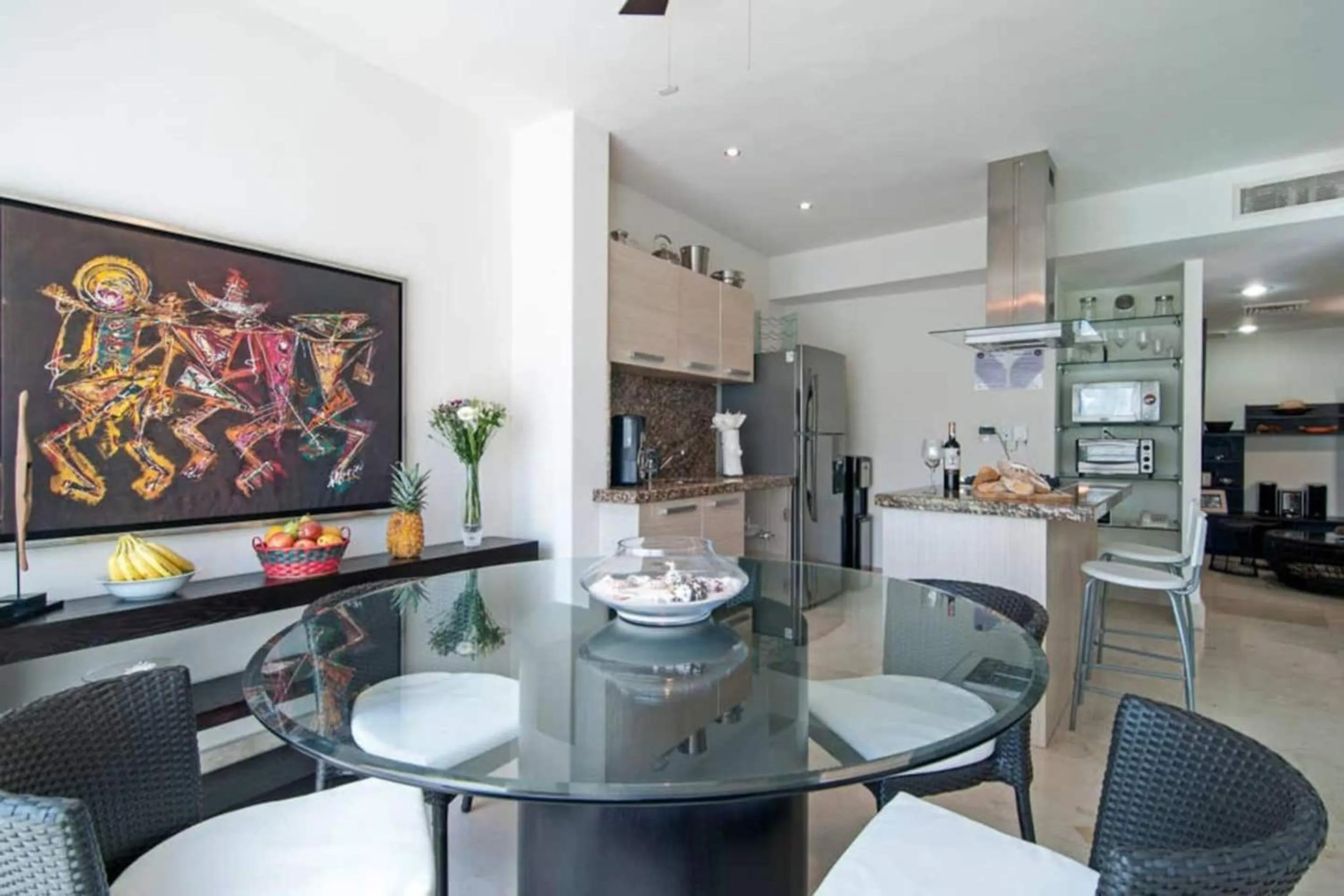 Kitchen or kitchenette in Luxurious & Central Condo In Playa Steps From The Beach