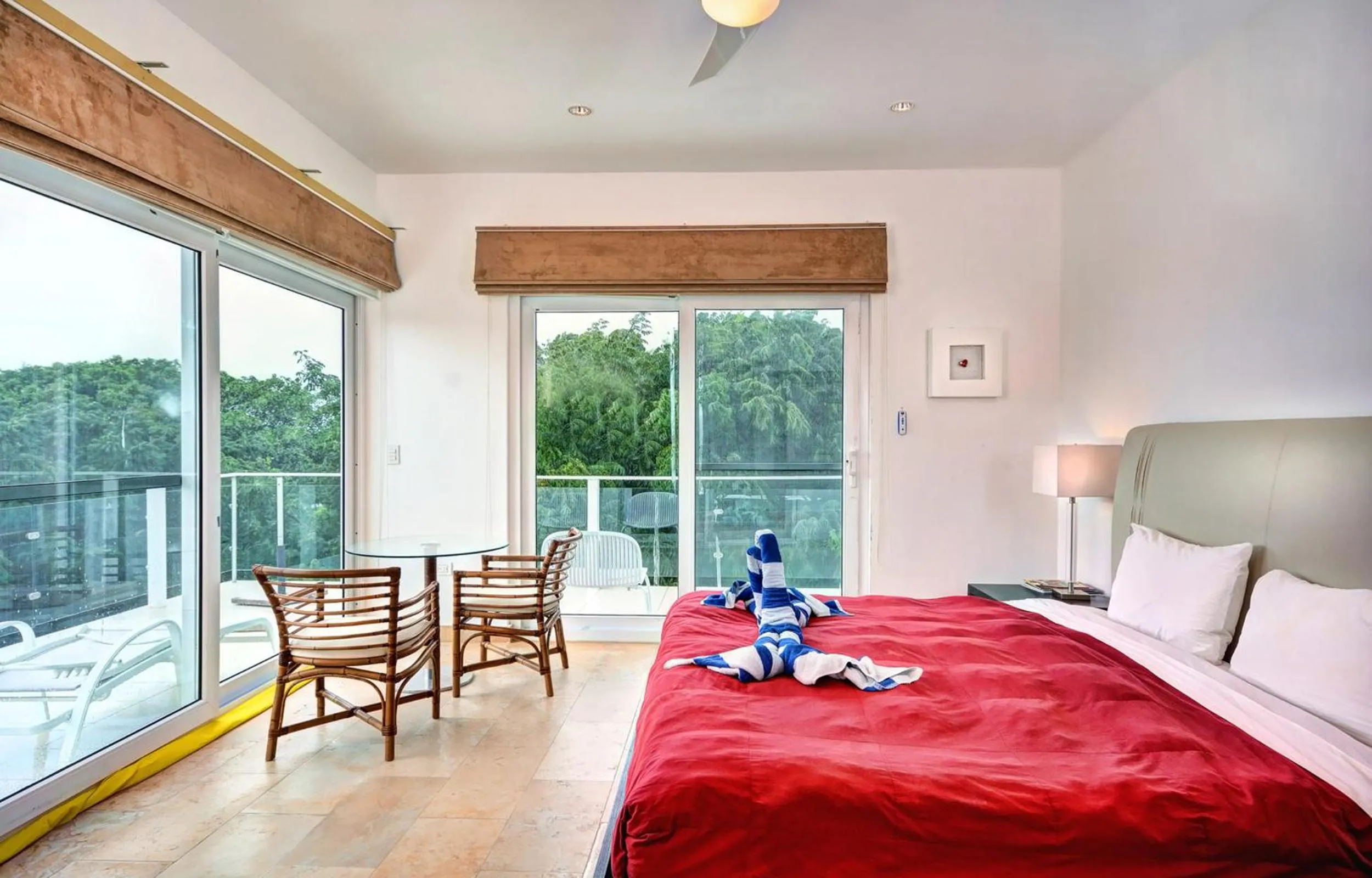 Balcony/Terrace, Bed in Luxurious & Central Condo In Playa Steps From The Beach