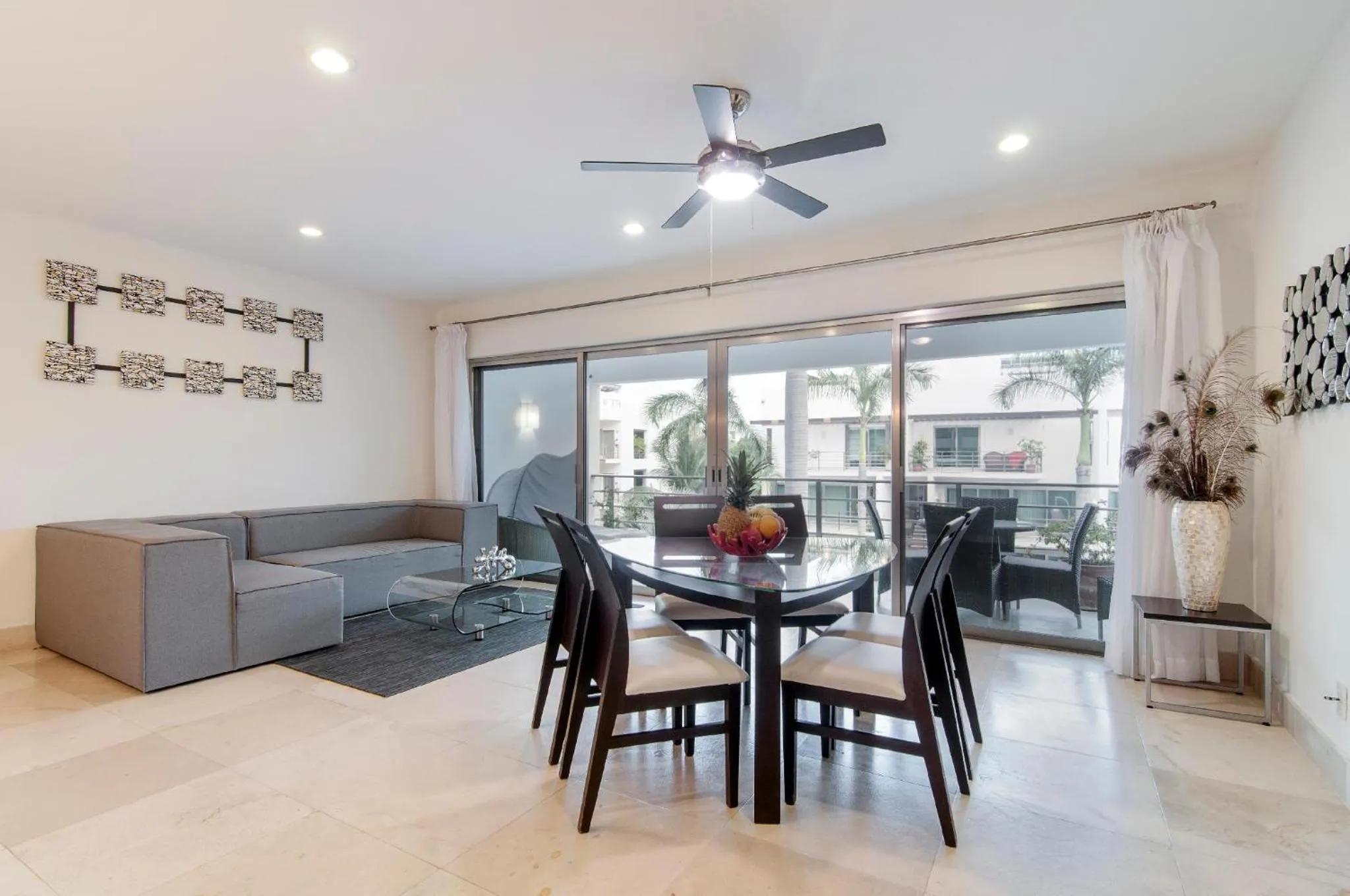 Seating area in Luxurious & Central Condo In Playa Steps From The Beach