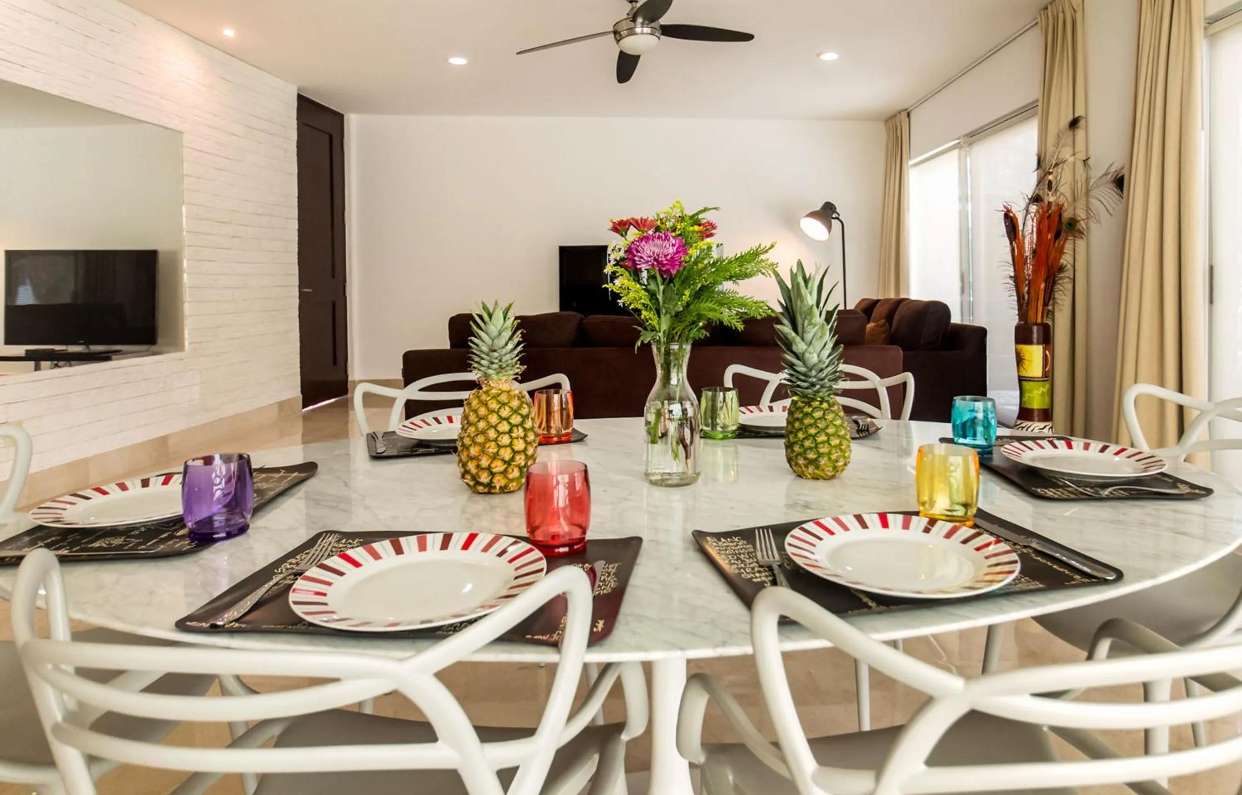 Dining area in Luxurious & Central Condo In Playa Steps From The Beach