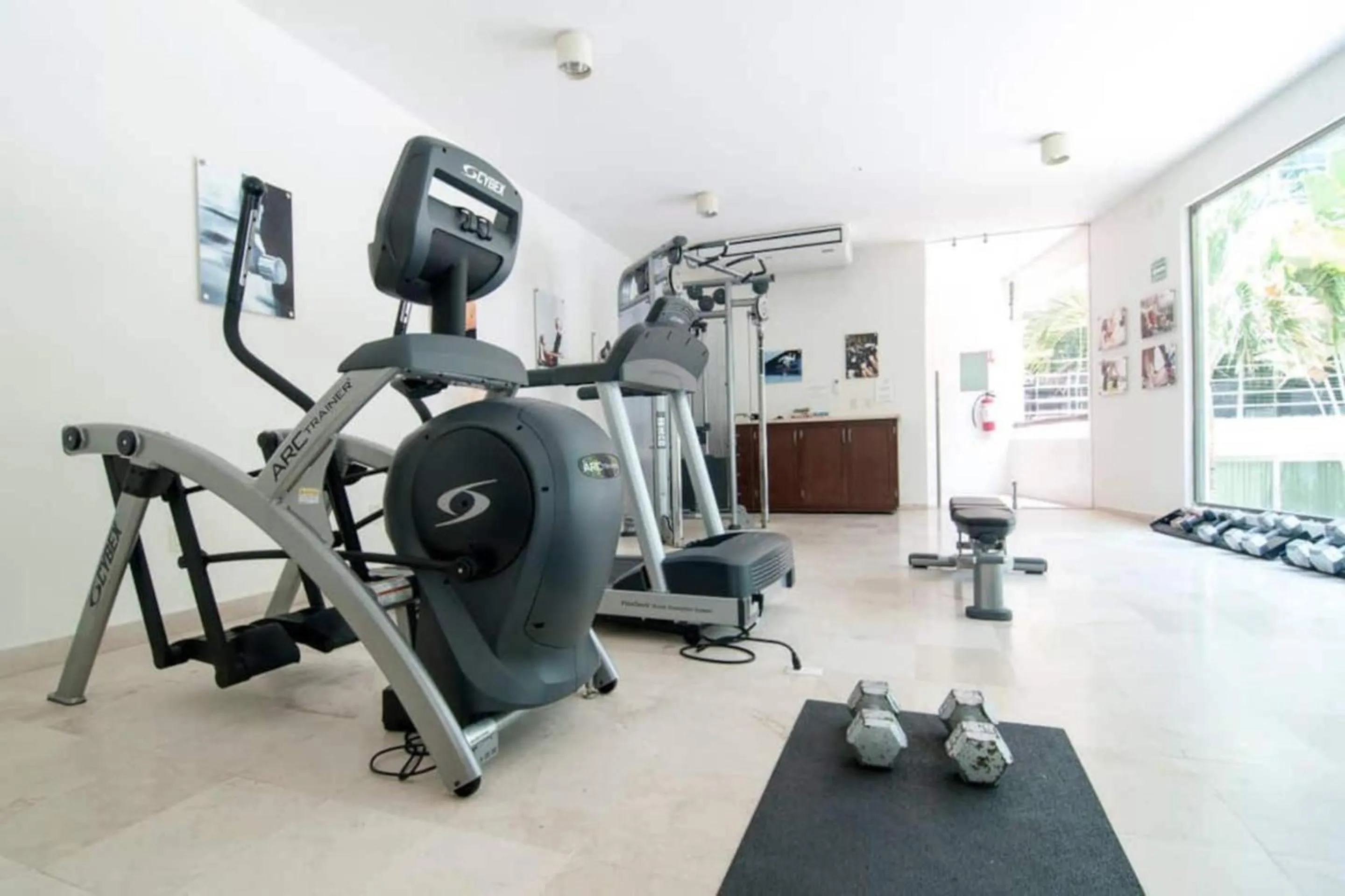 Fitness centre/facilities in Luxurious & Central Condo In Playa Steps From The Beach