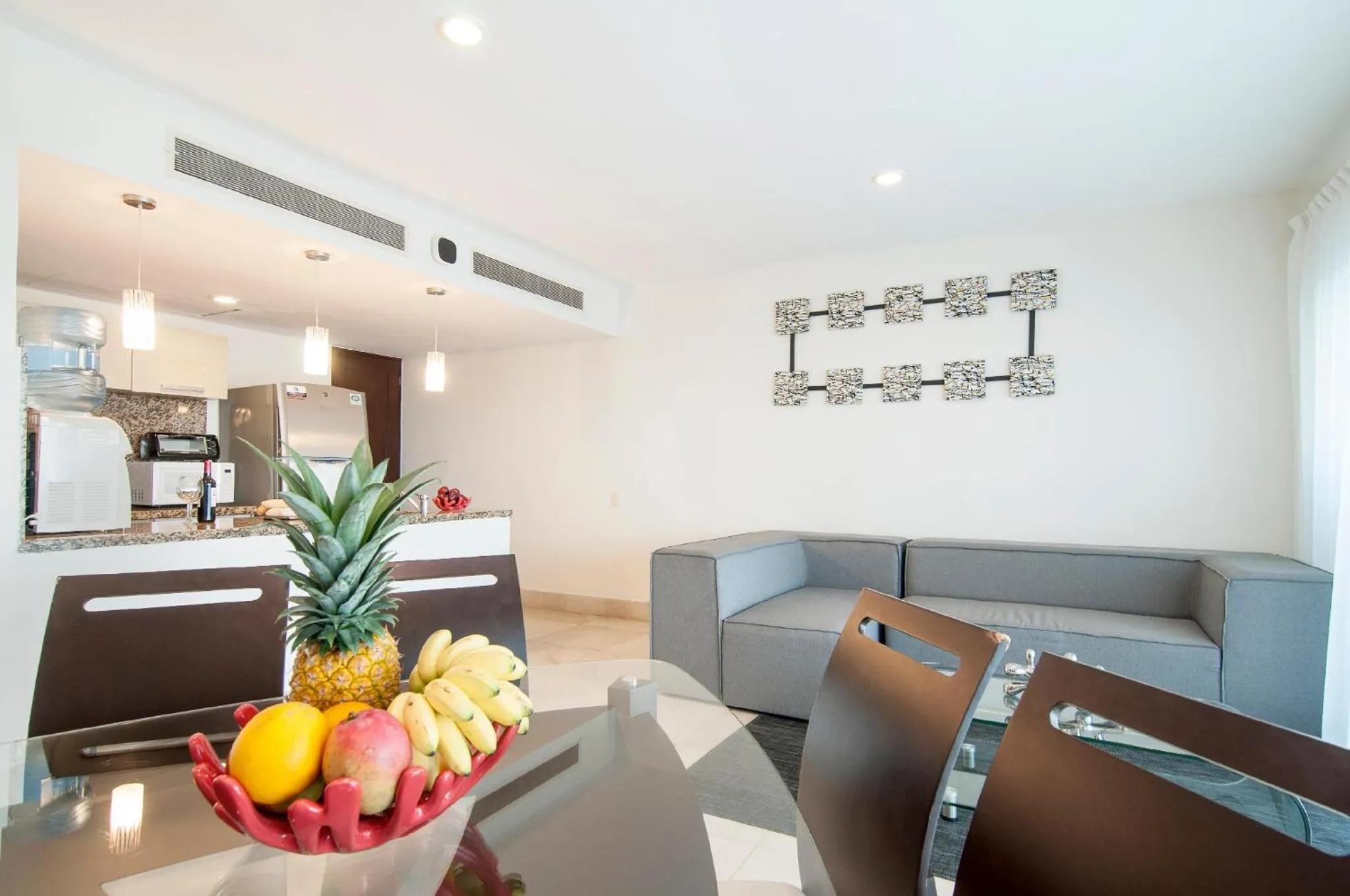 Living room in Luxurious & Central Condo In Playa Steps From The Beach