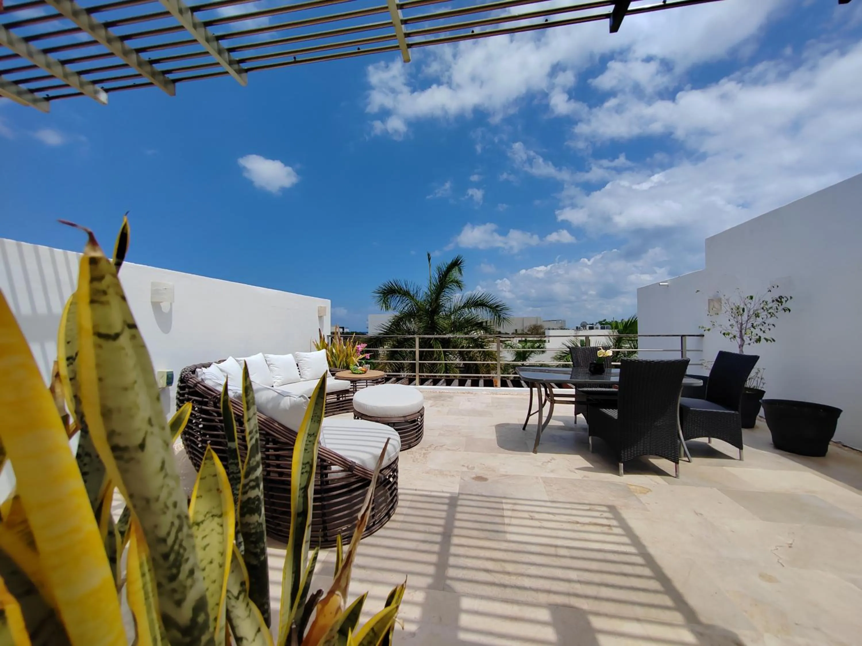 Day in Luxurious & Central Condo In Playa Steps From The Beach