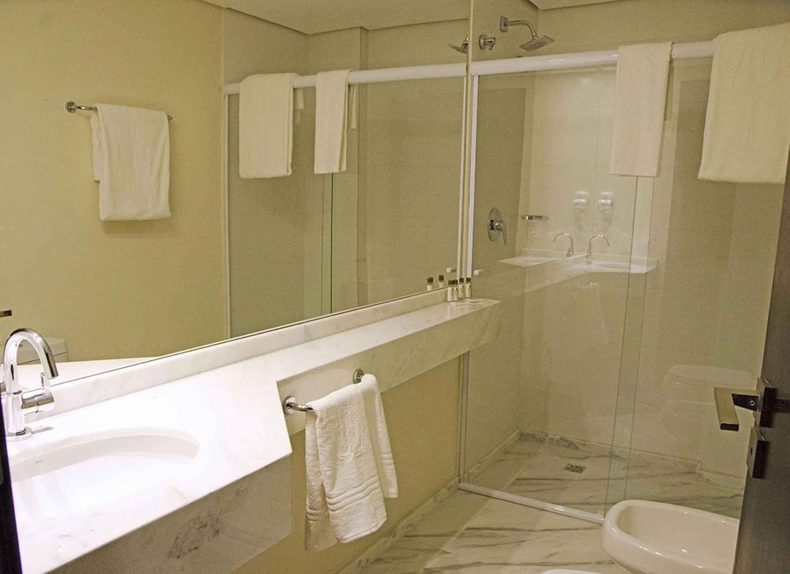 Bathroom in Class Hotel Rio Claro