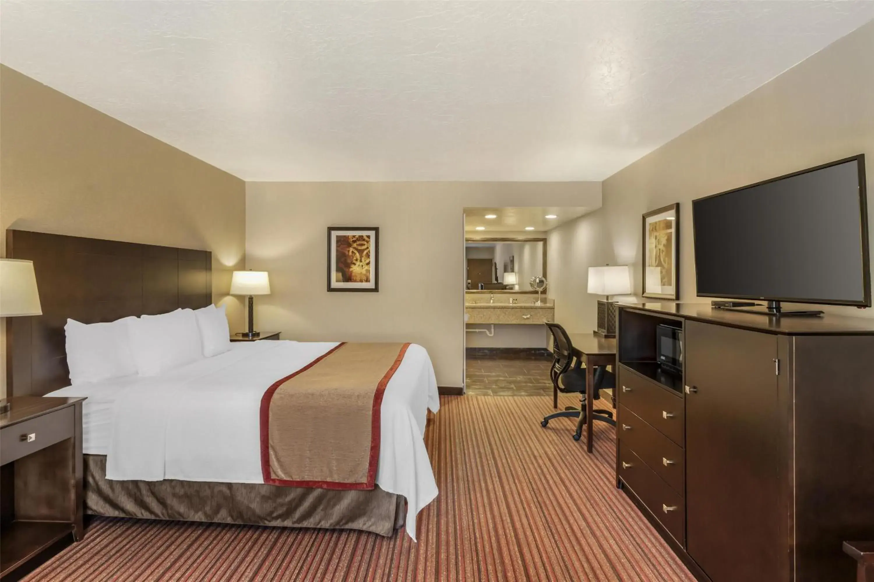 King Room with Roll-In Shower - Disability Access/Non-Smoking in Best Western Plus Cedar City King Room with Roll-In Shower - Disability Access/Non-Smoking in Best Western Plus Cedar City