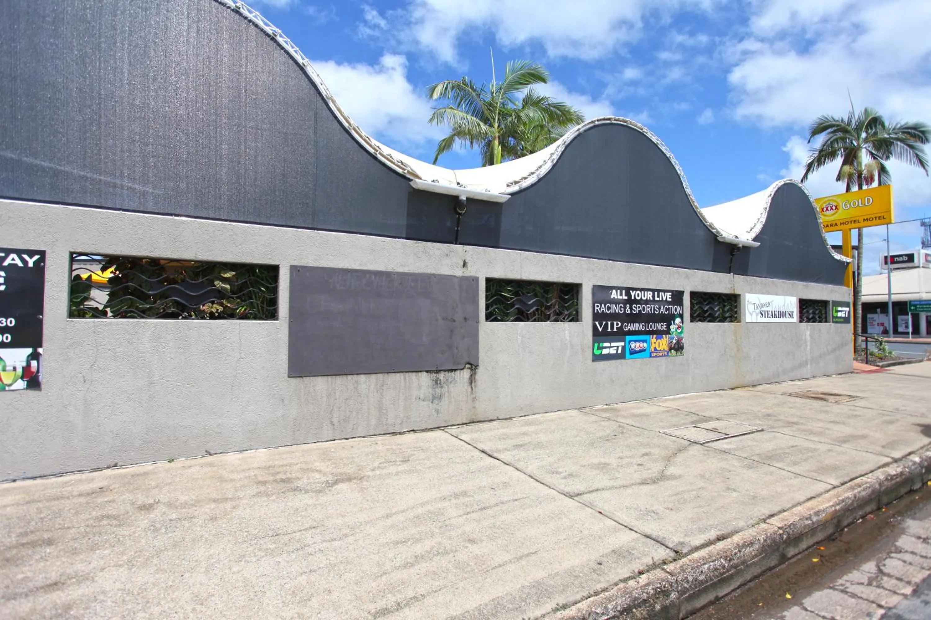 Property building in Tandara Hotel Motel