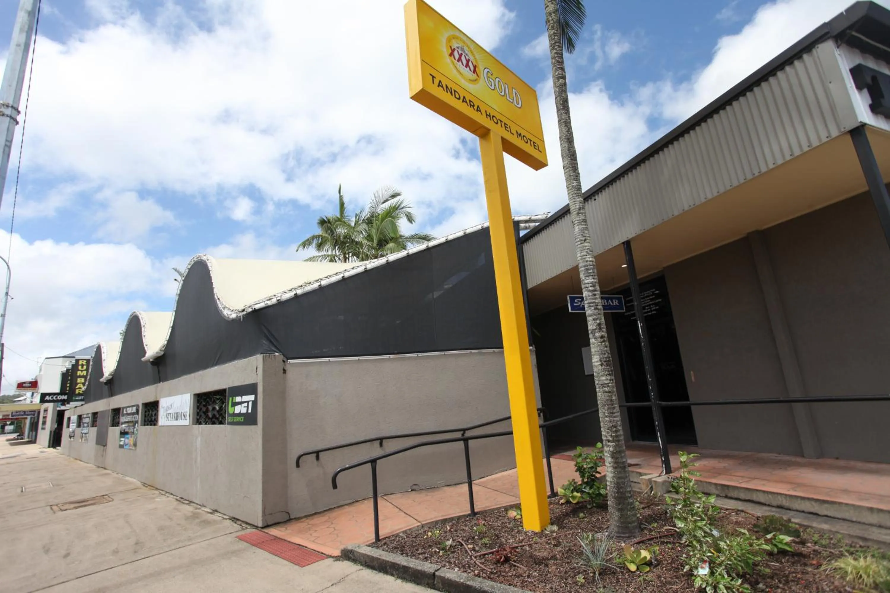 Property building in Tandara Hotel Motel