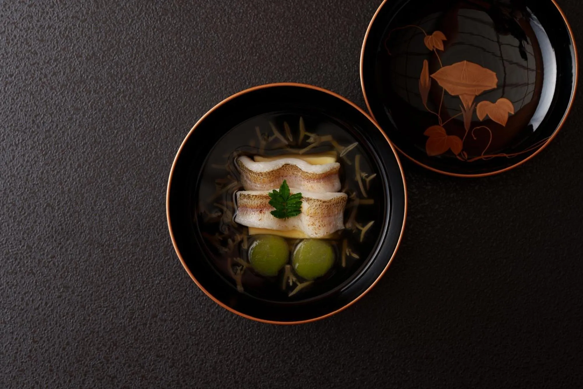 Food close-up in UNZEN HANZUIRYO by Onko Chishin