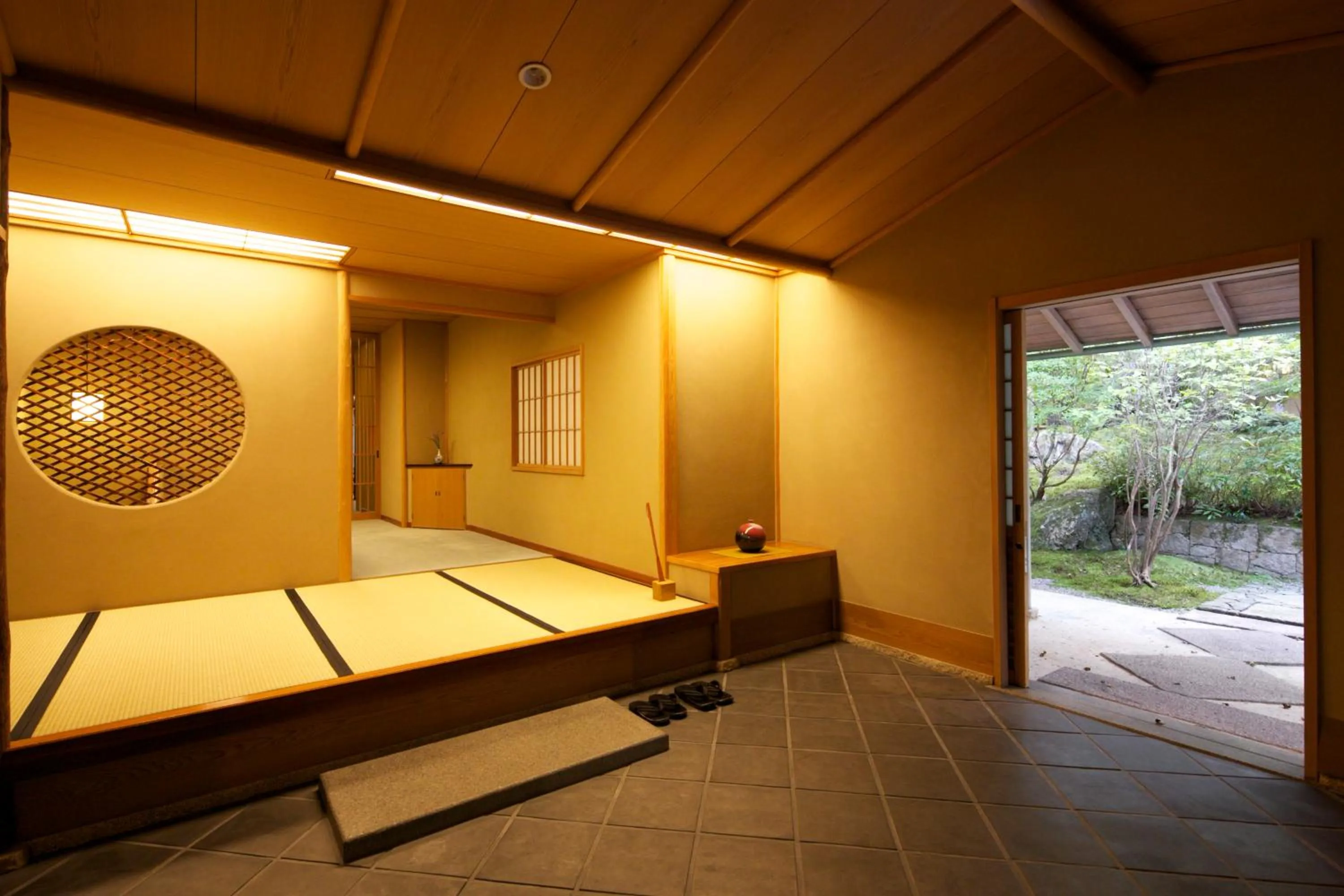 Other, Bed in UNZEN HANZUIRYO by Onko Chishin