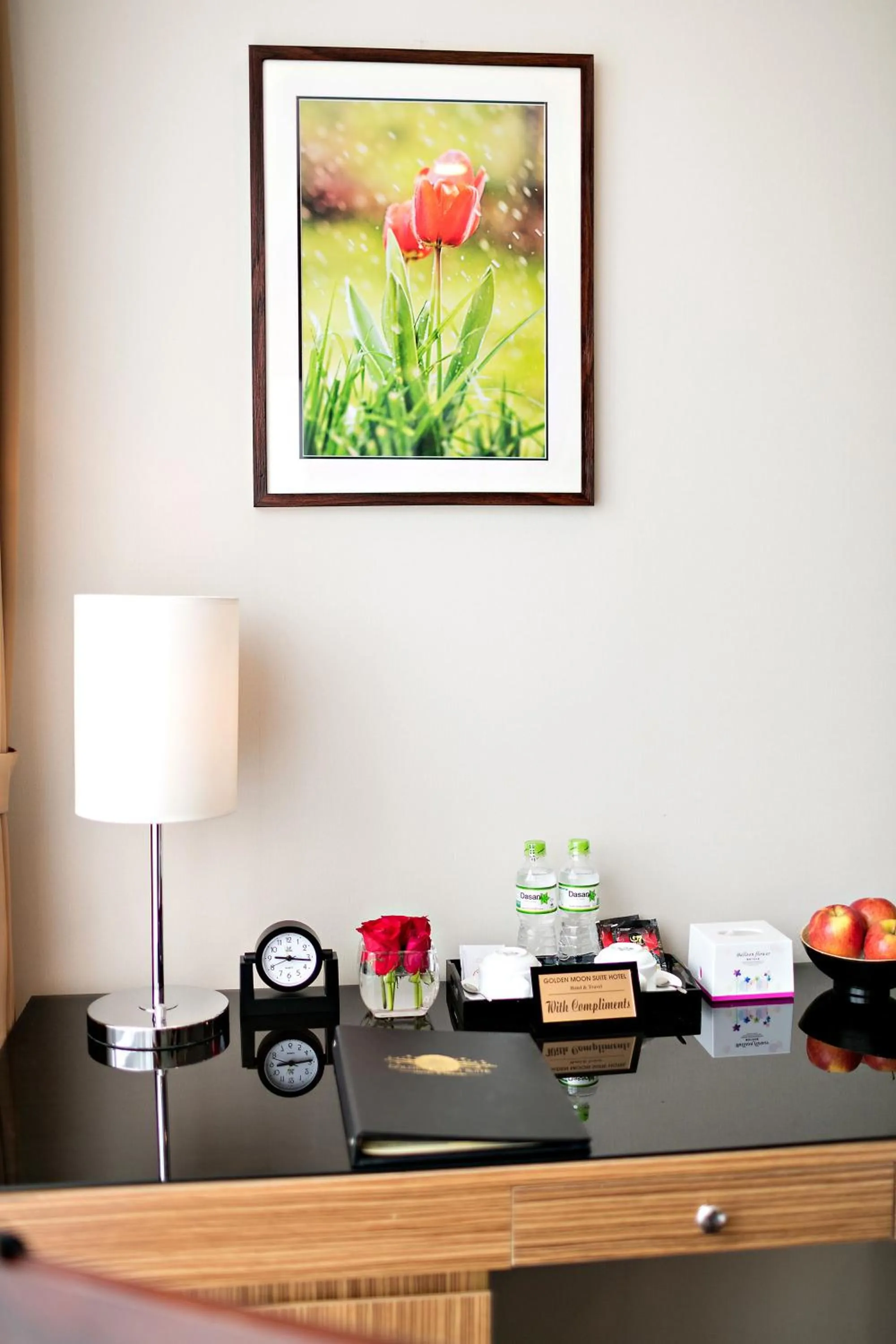 Living room in Golden Moon Suite Hotel & Travel