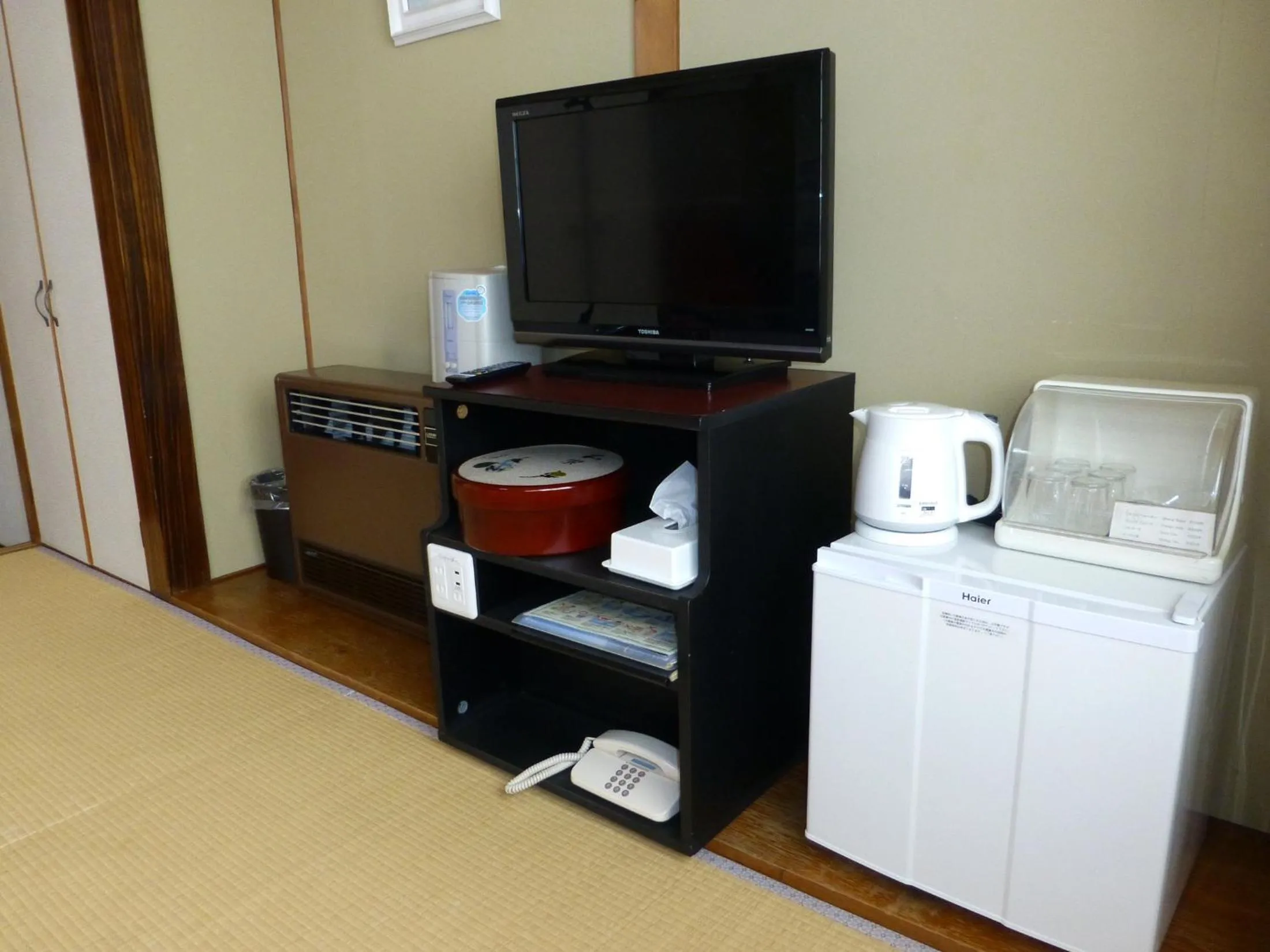 Photo of the whole room, Bed in Kawaguchiko Lakeside Hotel
