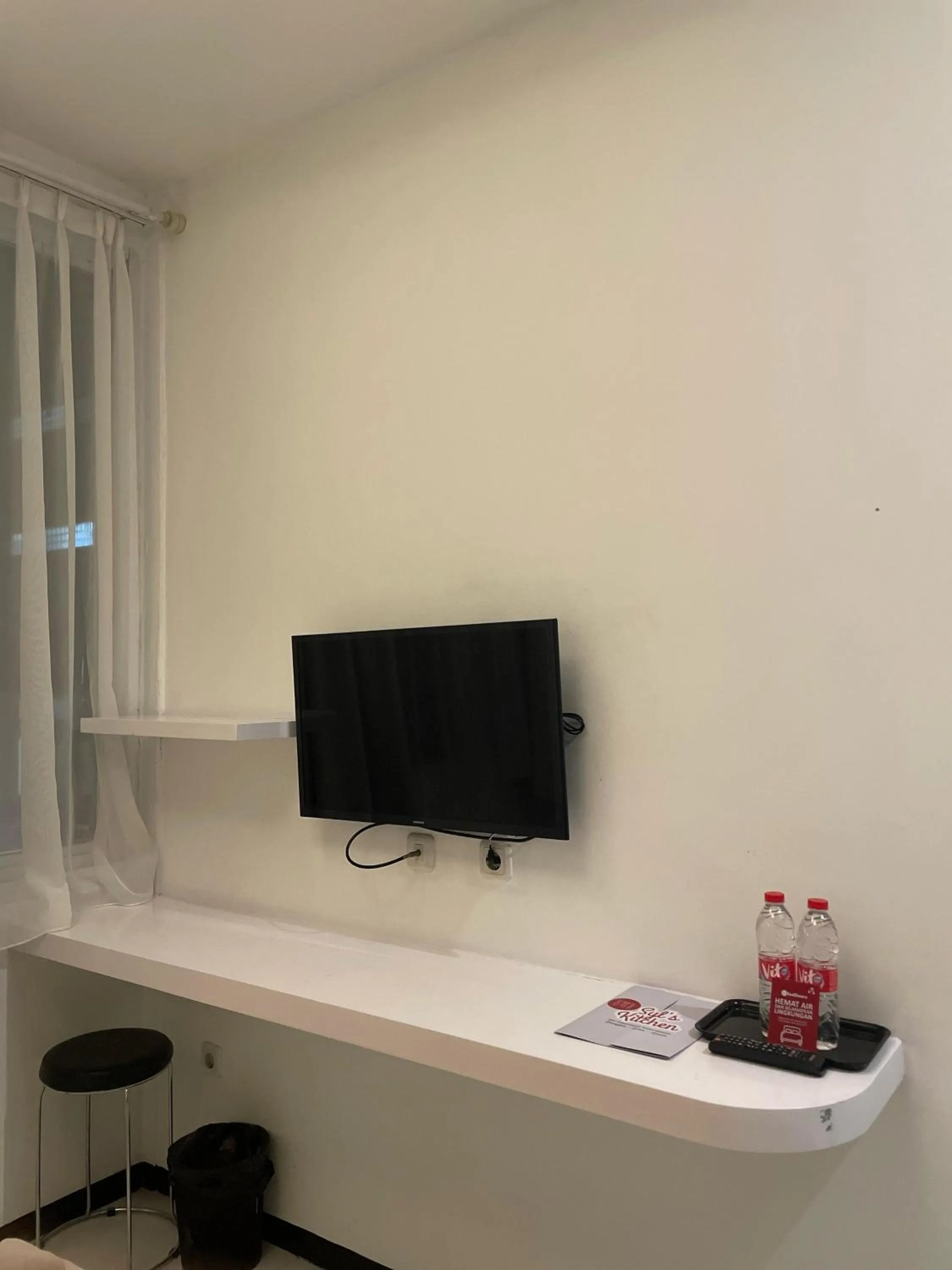 RedDoorz Plus near Parahyangan University