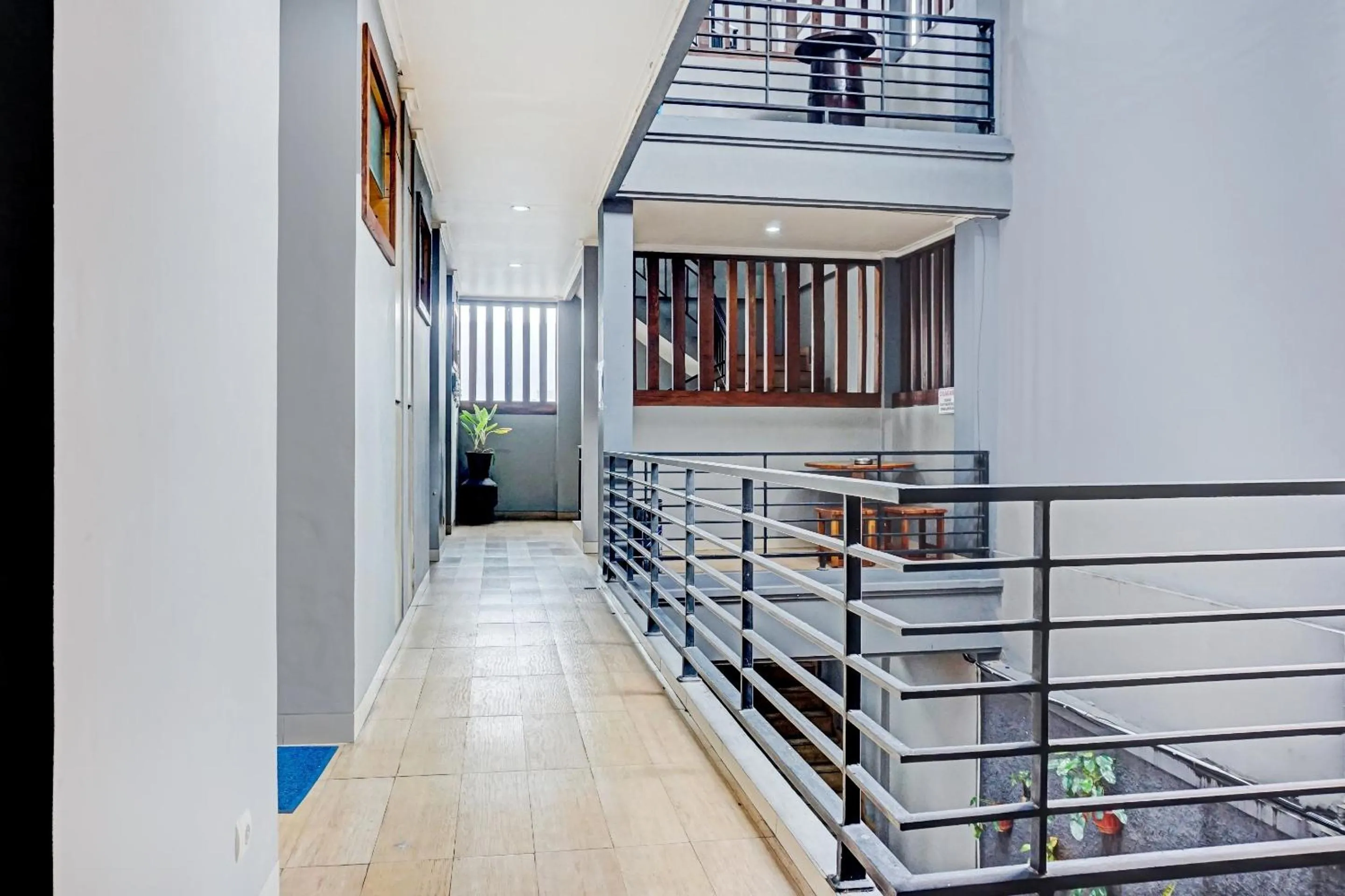 Lobby or reception in OYO 90738 Griya Dara Near Swimming Pool Essence Dharmawangsa JAKARTA