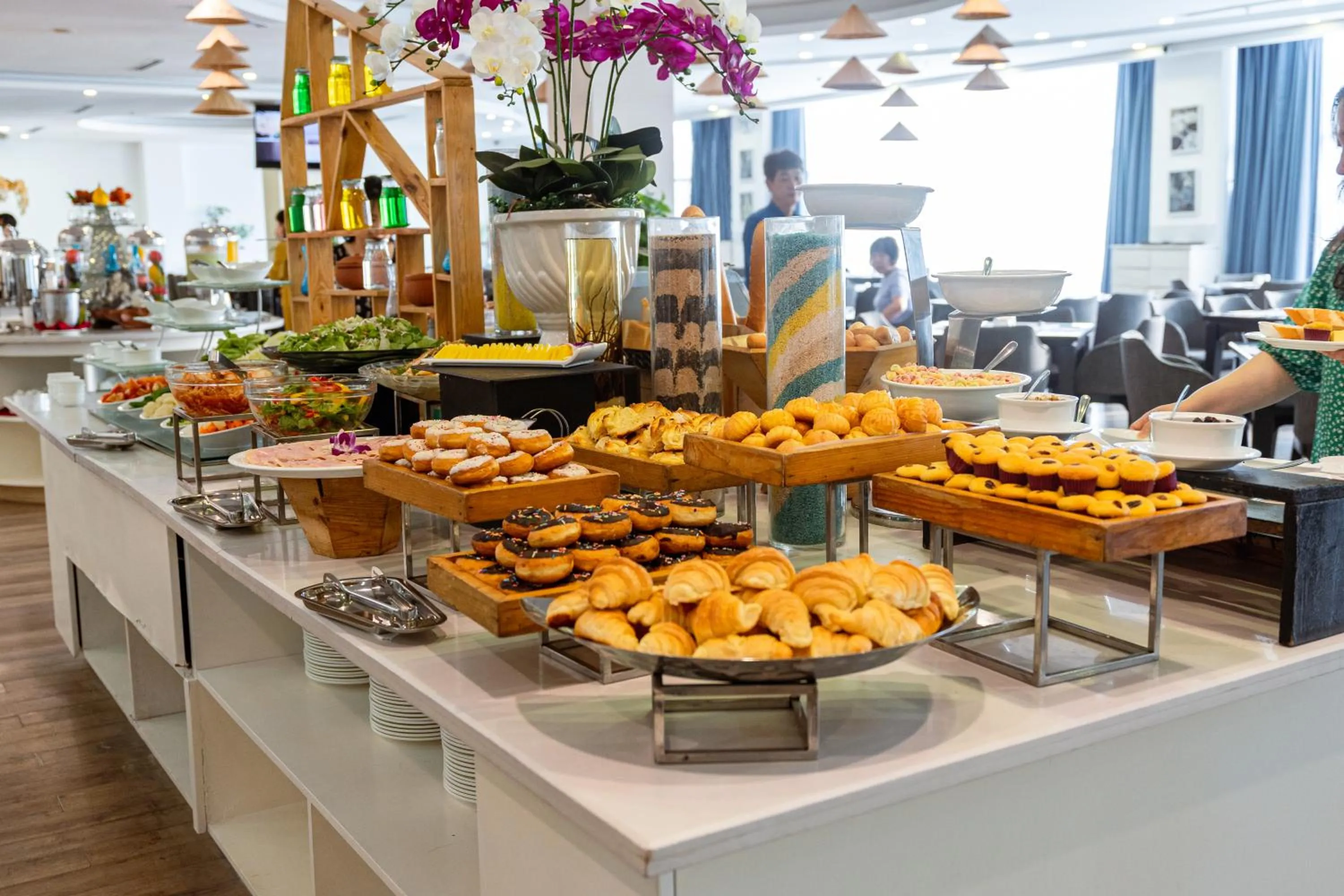 Restaurant/places to eat in Royal Lotus Hotel Danang