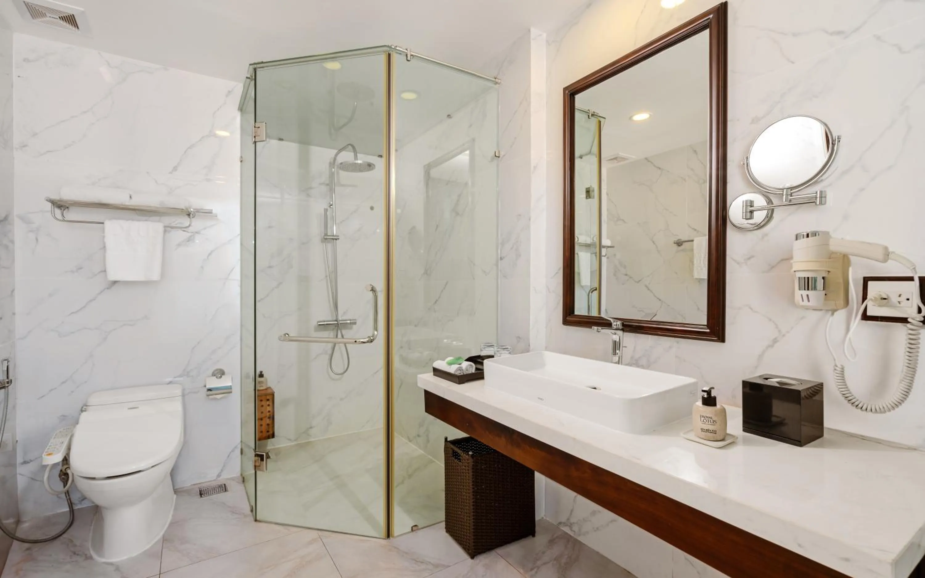 Shower in Royal Lotus Hotel Danang