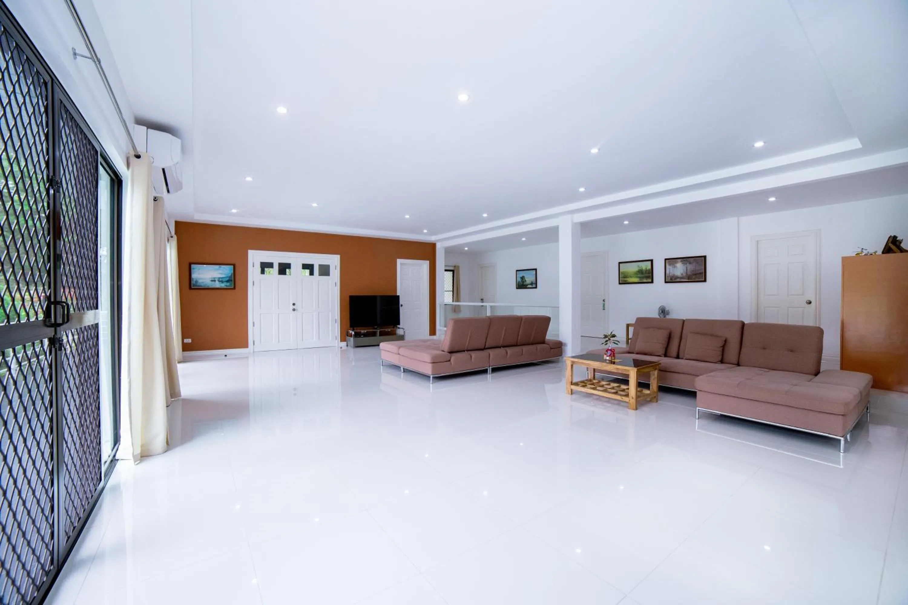 Lobby or reception in Bohol White House Bed & Breakfast