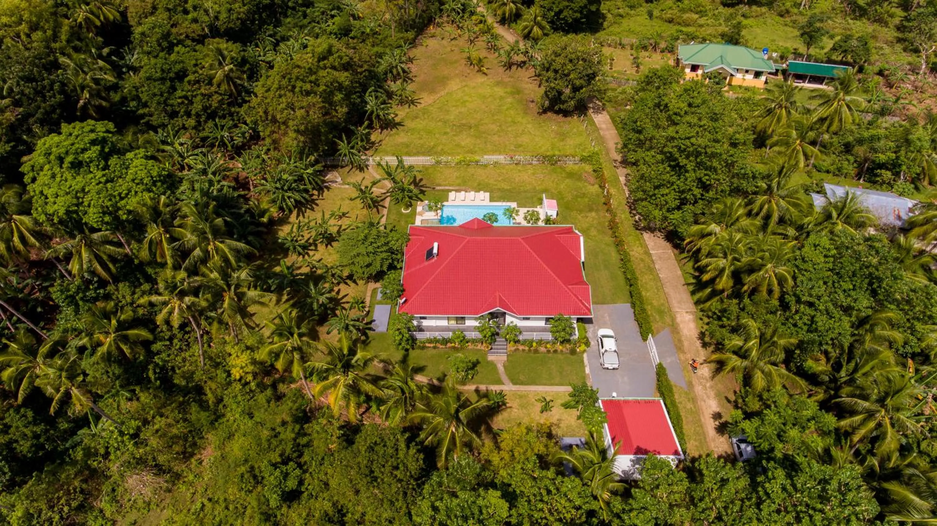Property building in Bohol White House Bed & Breakfast