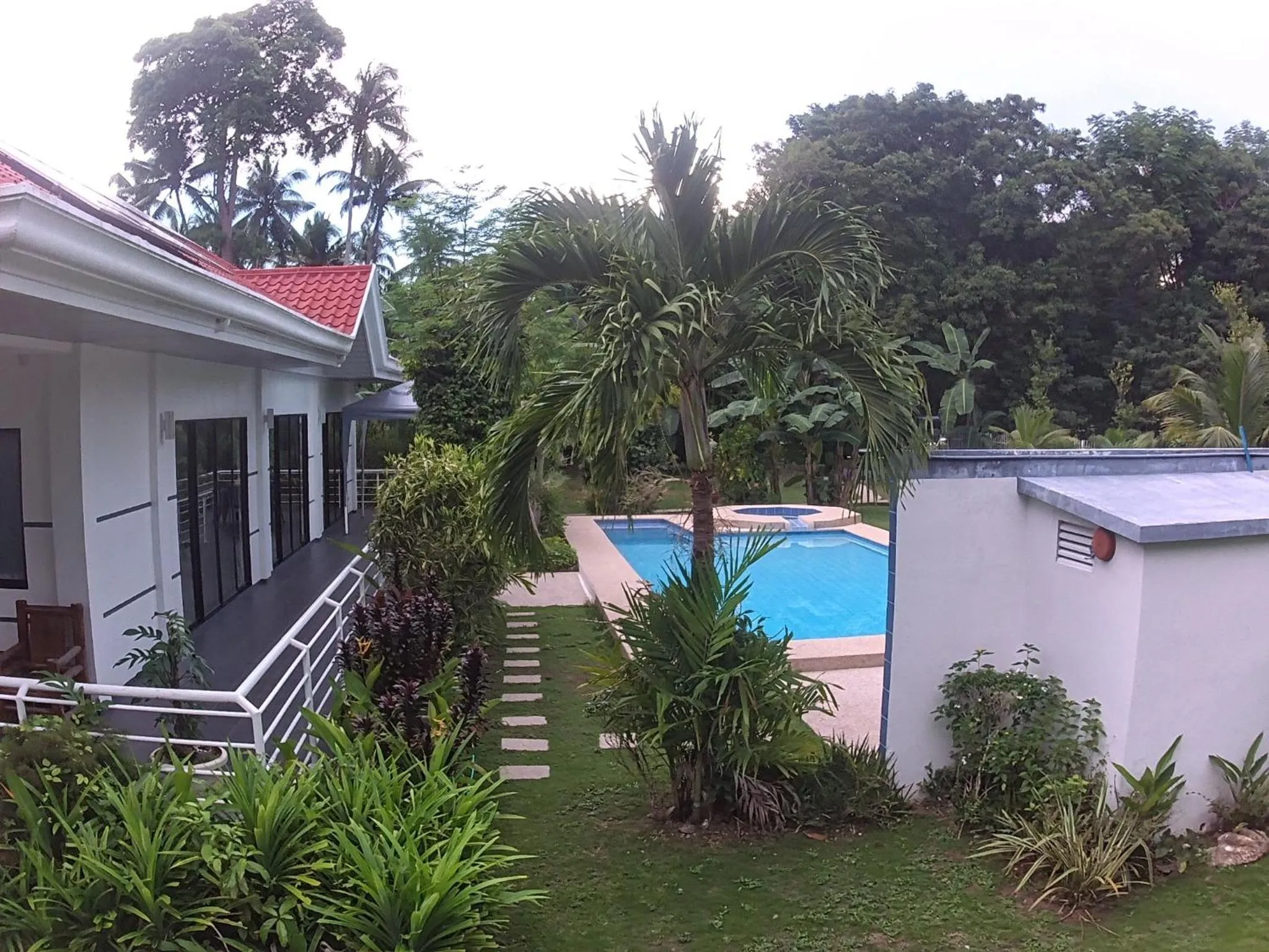 Property building in Bohol White House Bed & Breakfast