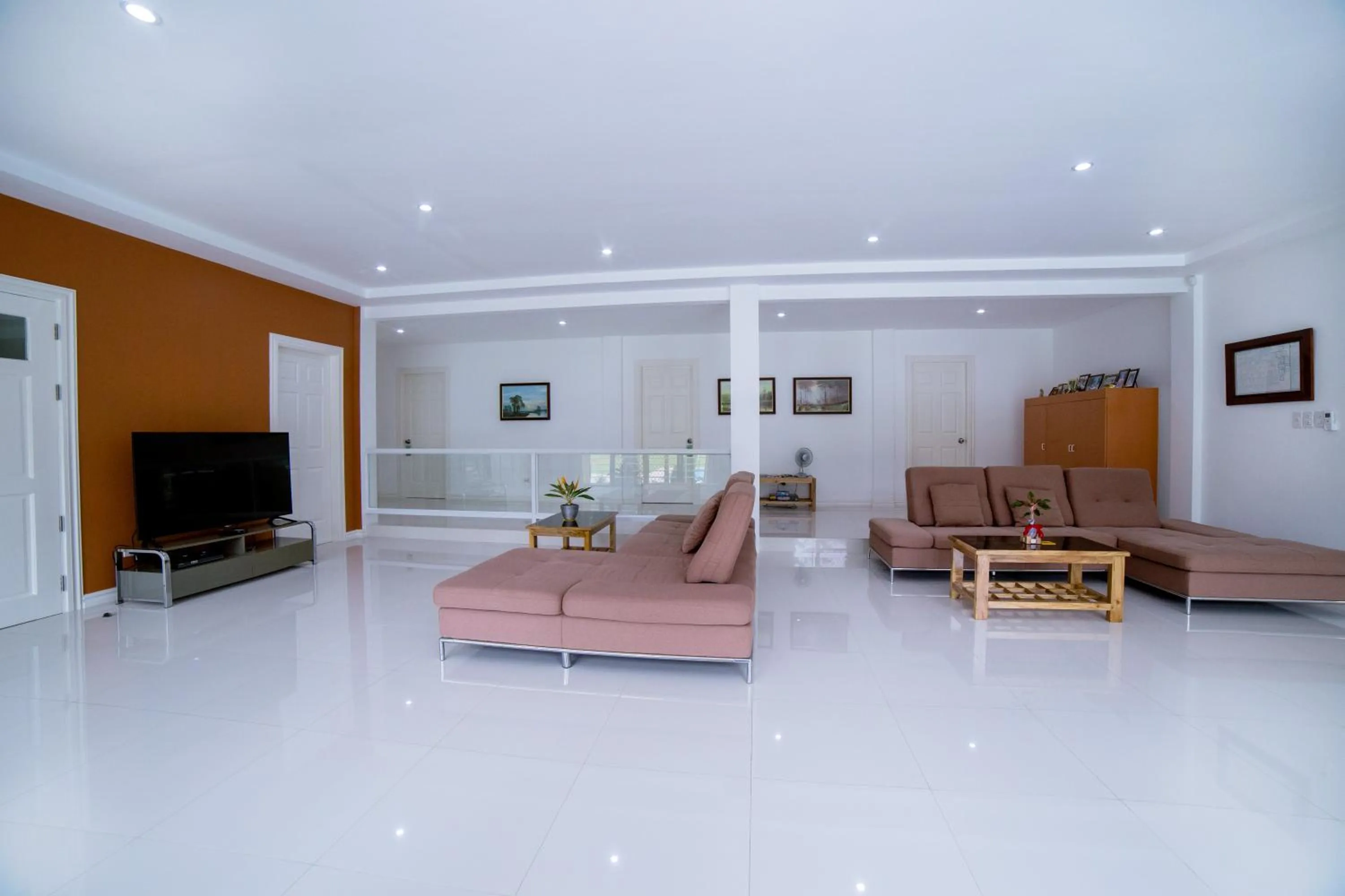 Communal lounge/ TV room in Bohol White House Bed & Breakfast