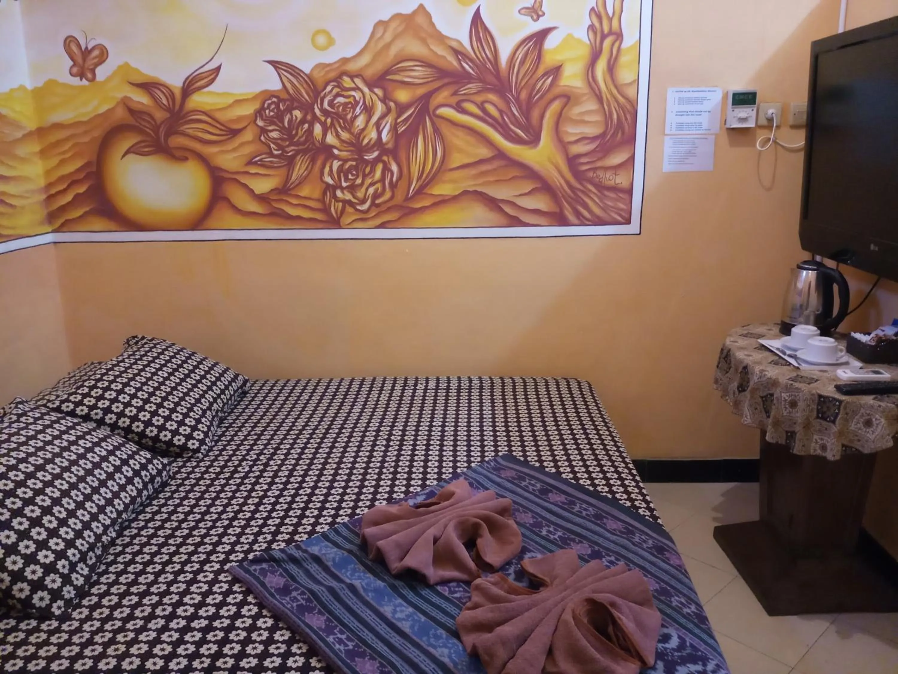 Toilet, Bed in Losmen Setia Kawan