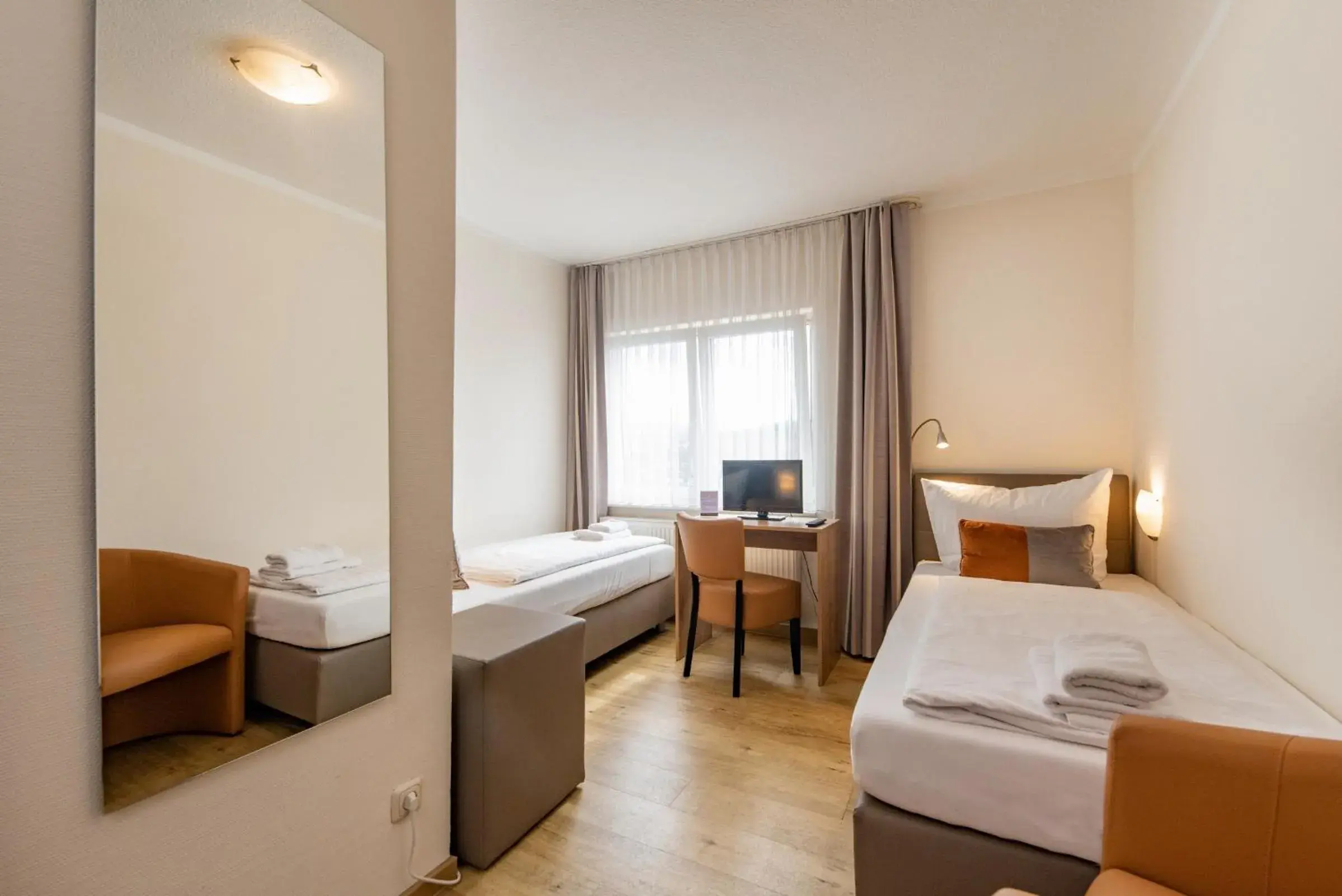 Standard Twin Room - single occupancy in Hotel Bamberger Hof, garni Standard Twin Room - single occupancy in Hotel Bamberger Hof, garni