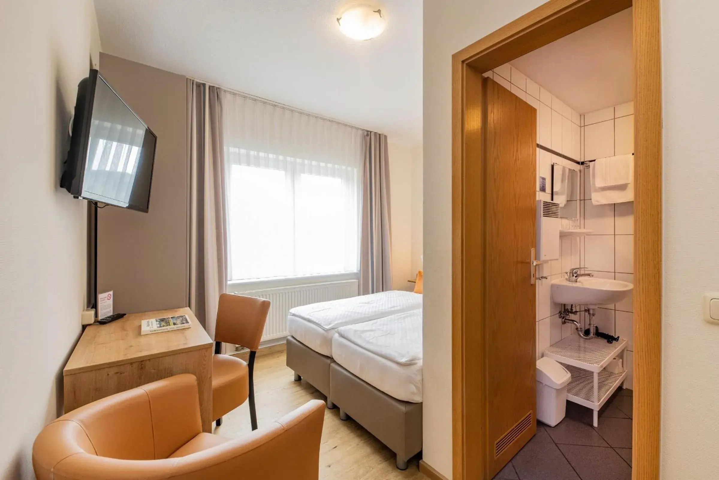 Economy Double Room - single occupancy in Hotel Bamberger Hof, garni Economy Double Room - single occupancy in Hotel Bamberger Hof, garni