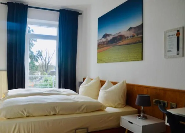 Photo of the whole room, Bed in Hotel Weinhaus Hoff