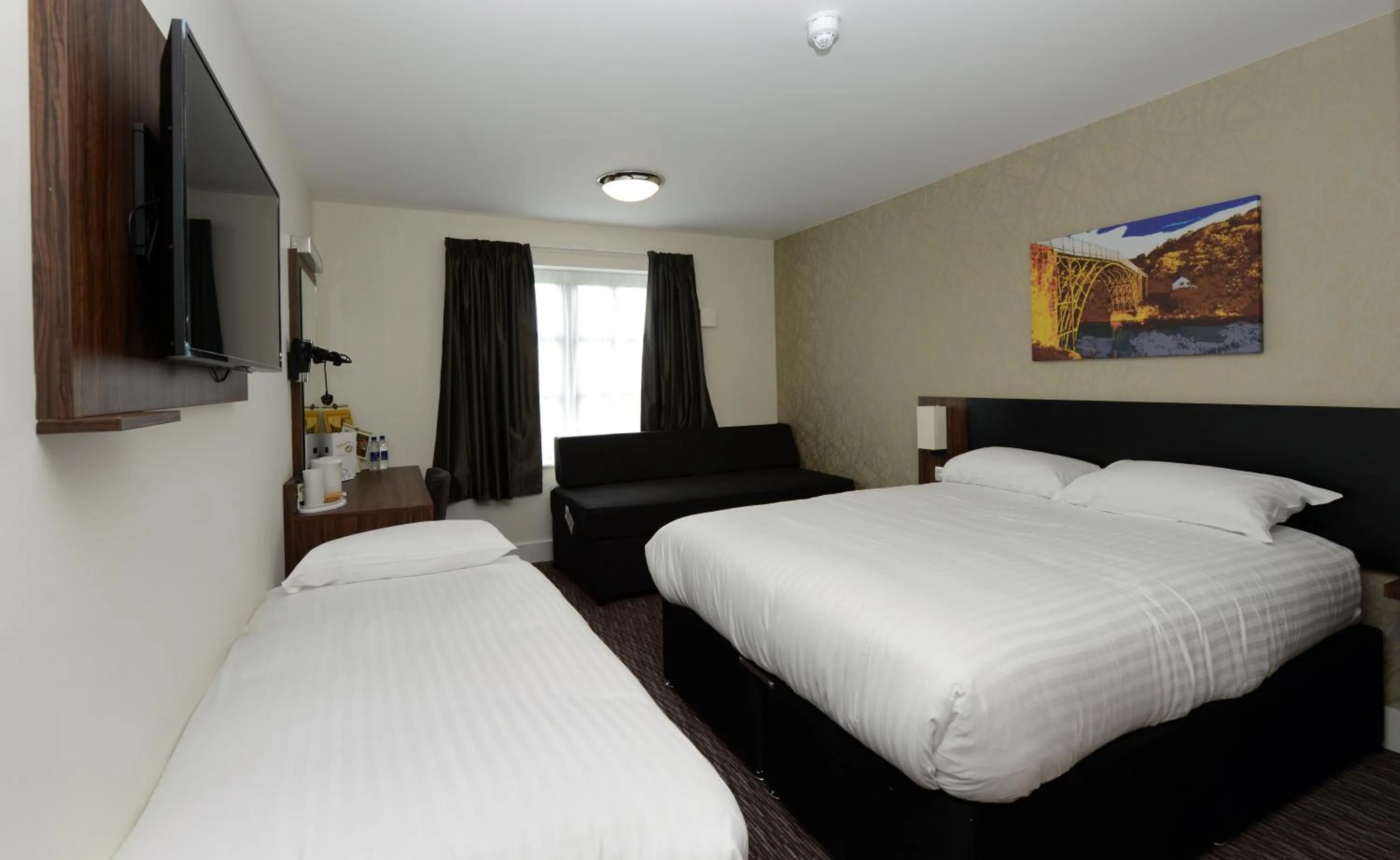 Photo of the whole room, Bed in Fallow Field, Telford by Marston's Inns