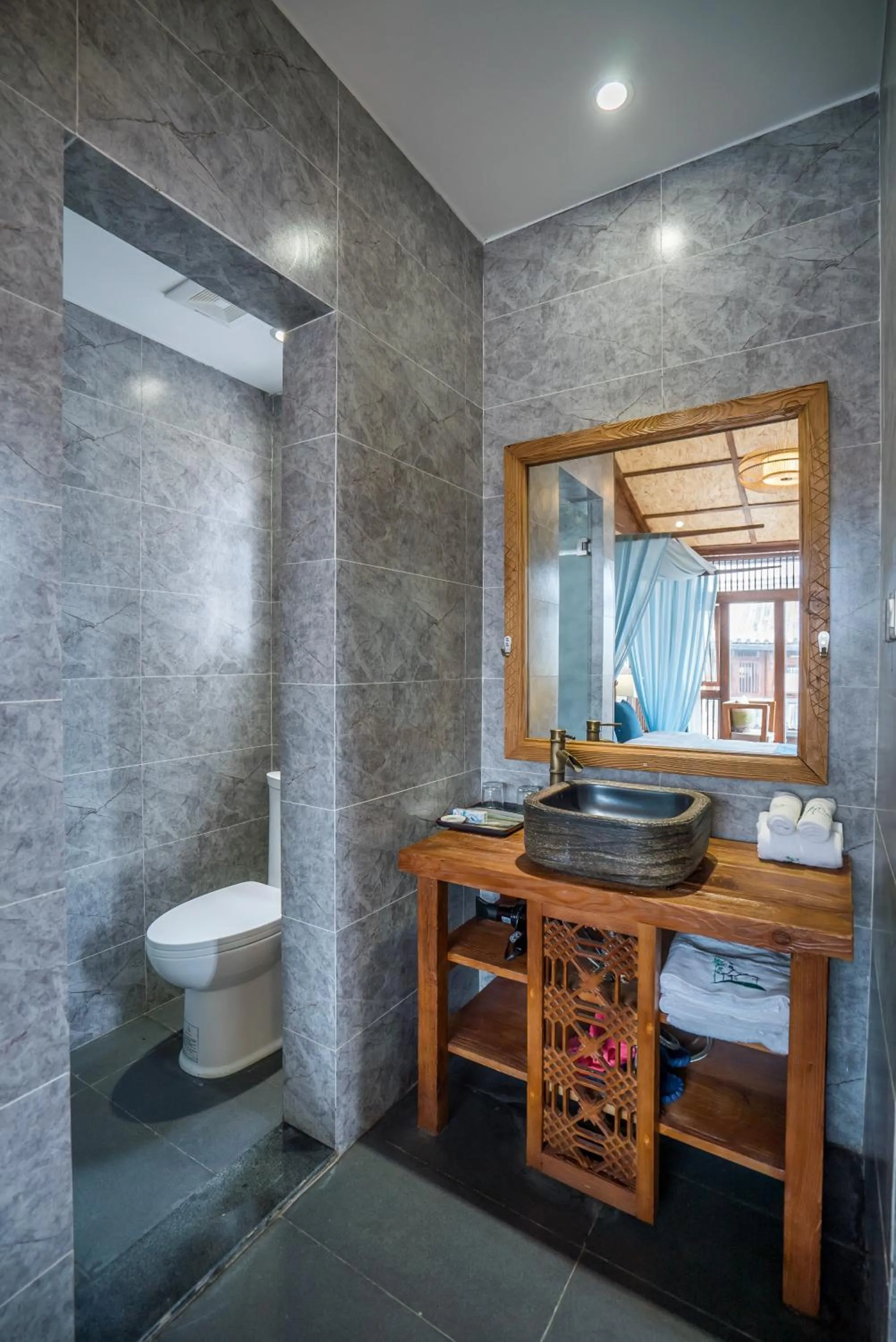 Bathroom in Lijiang Yue Tu Inn