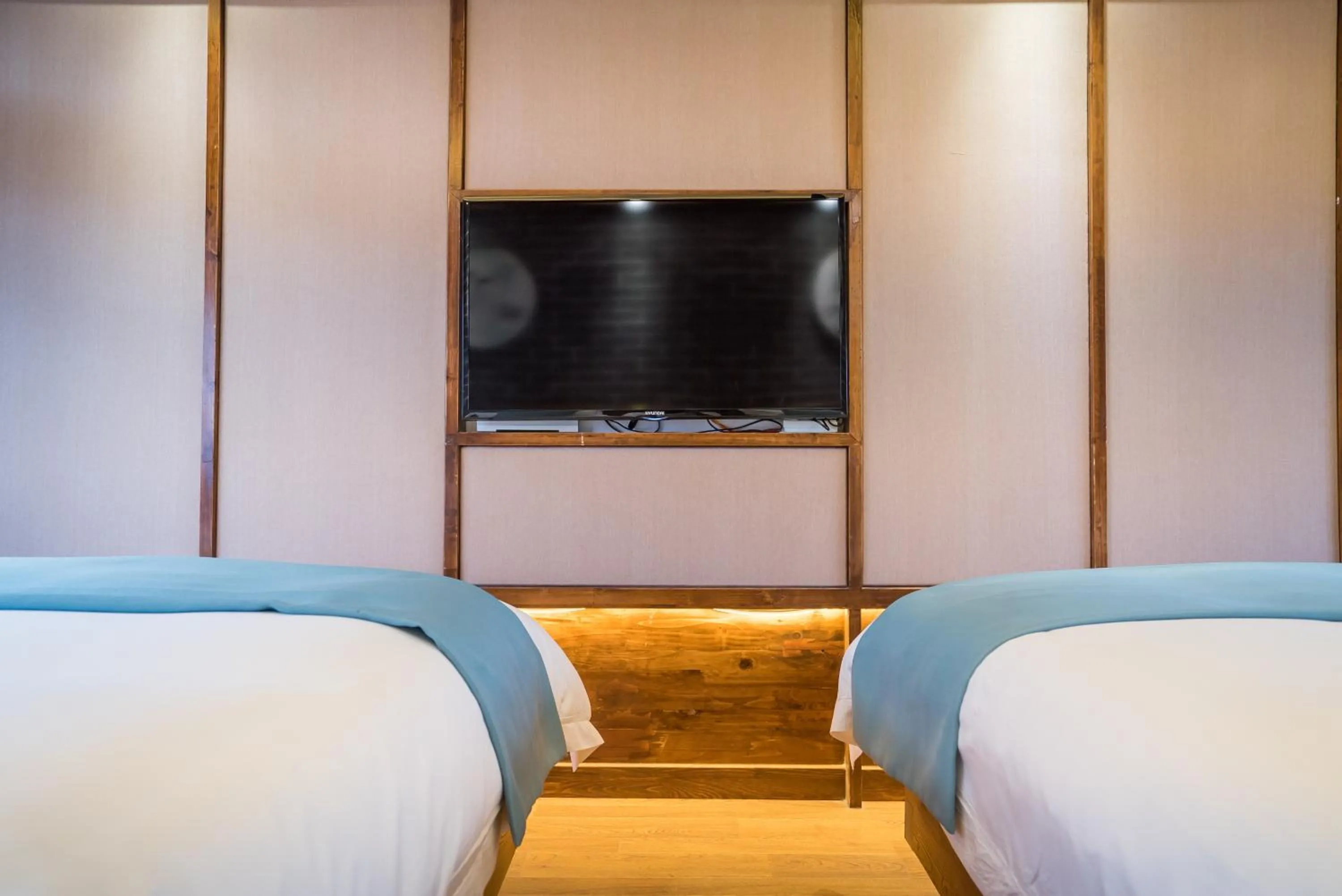 TV and multimedia, Bed in Lijiang Yue Tu Inn