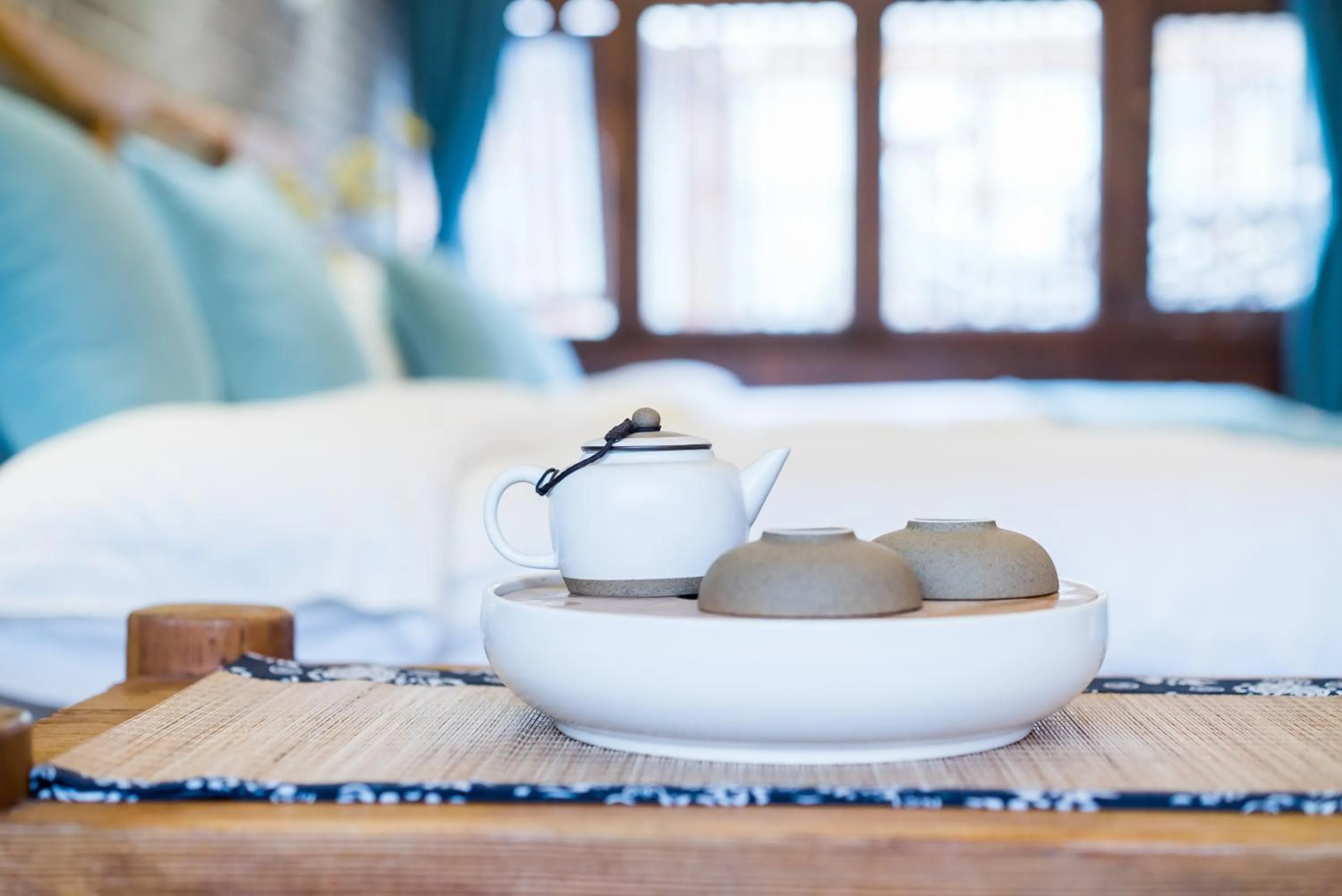 Decorative detail, Bed in Lijiang Yue Tu Inn