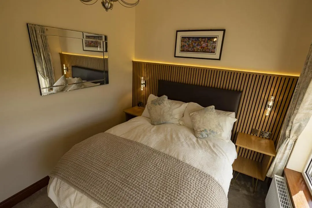 Bed in Glendaloch B&B