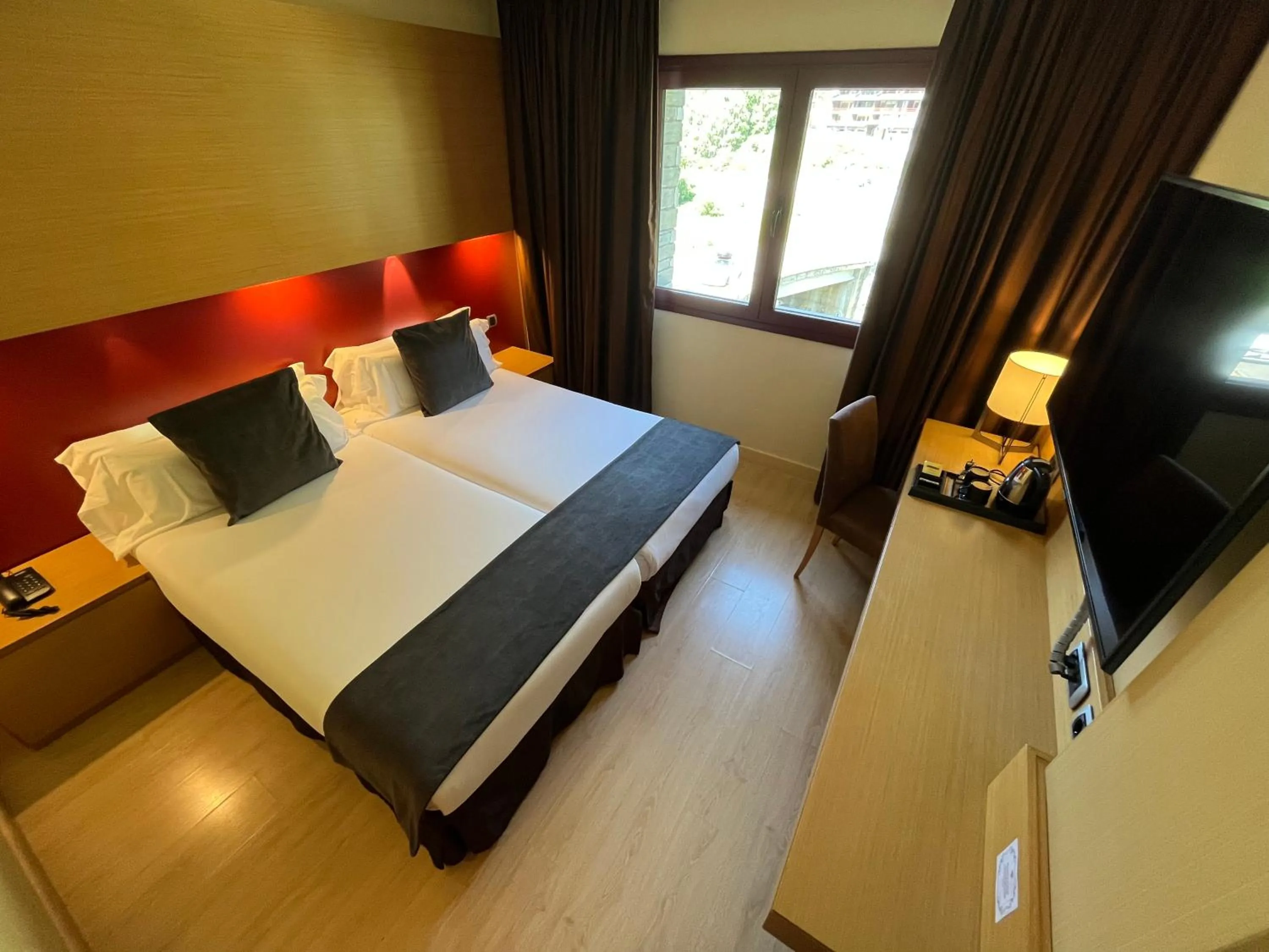 Photo of the whole room, Bed in Wuau! Hotel Galanthus & Spa