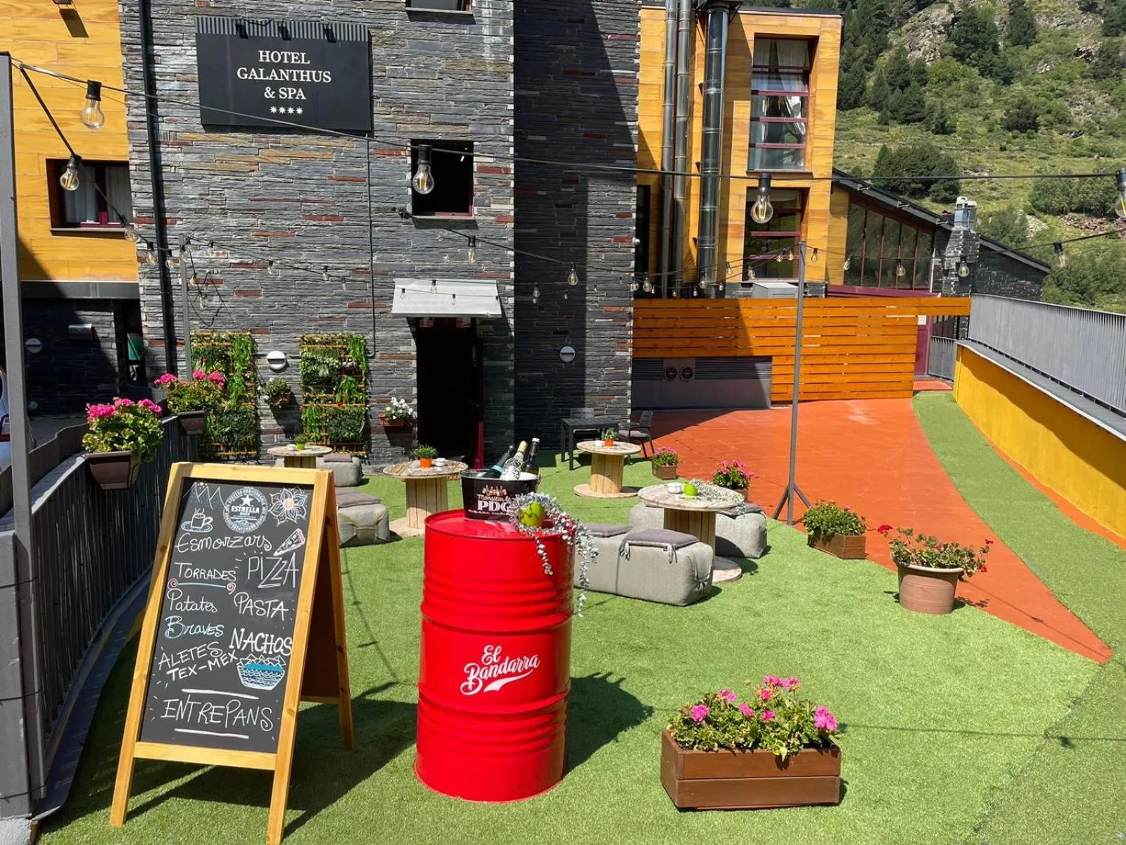 Property building in Wuau! Hotel Galanthus & Spa