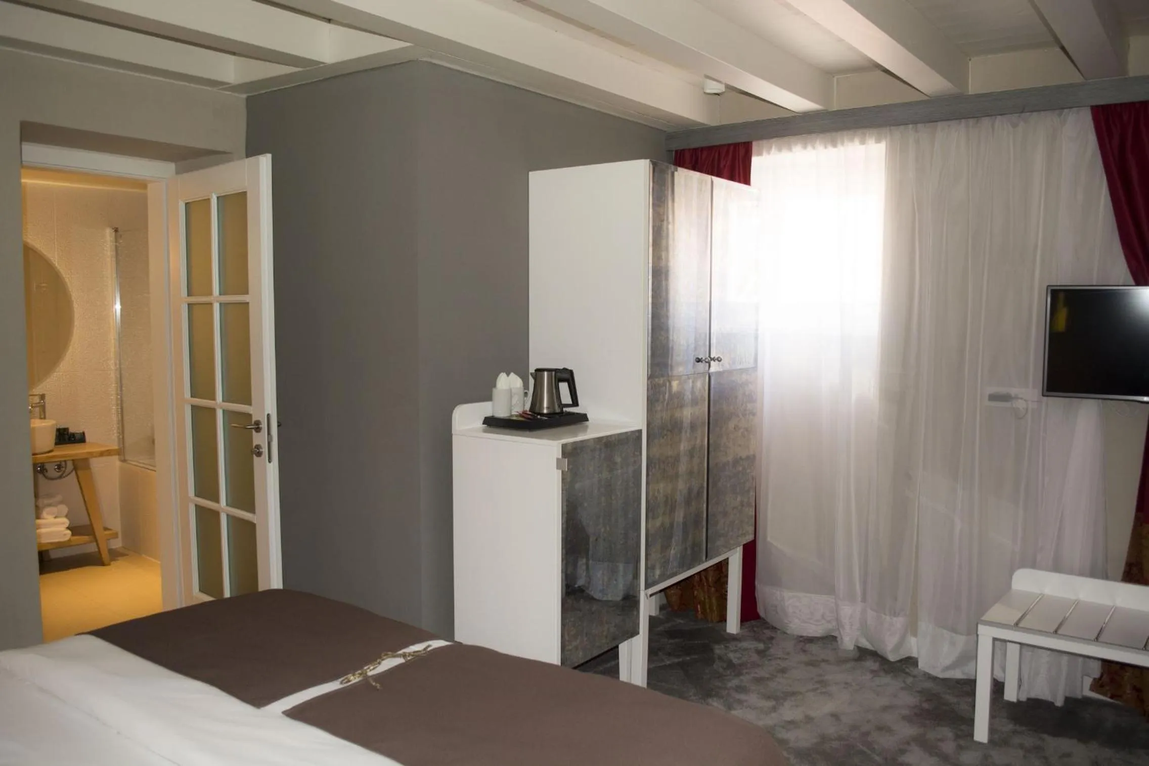 TV and multimedia, Bed in XII Century Heritage Hotel