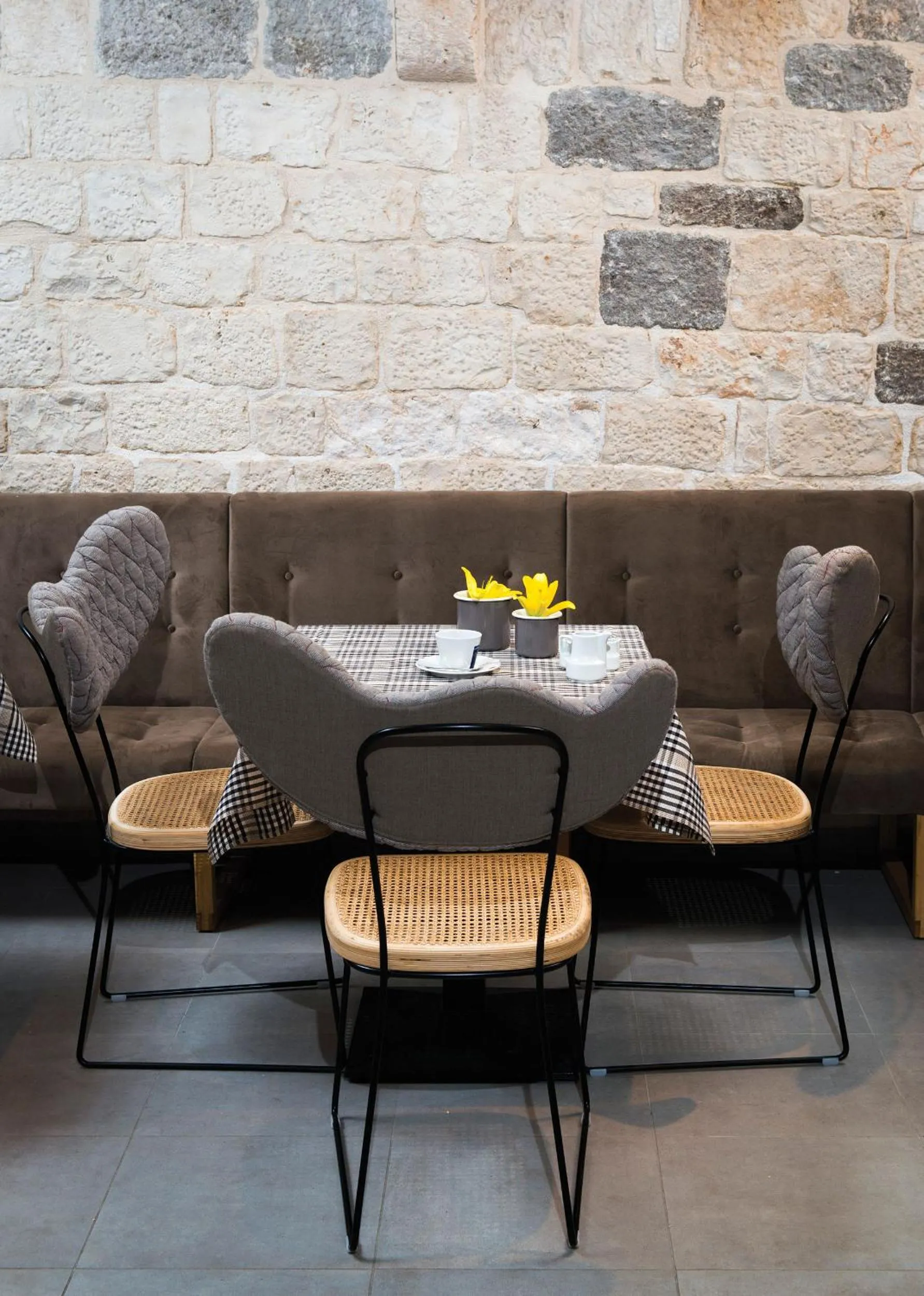 Restaurant/places to eat in XII Century Heritage Hotel