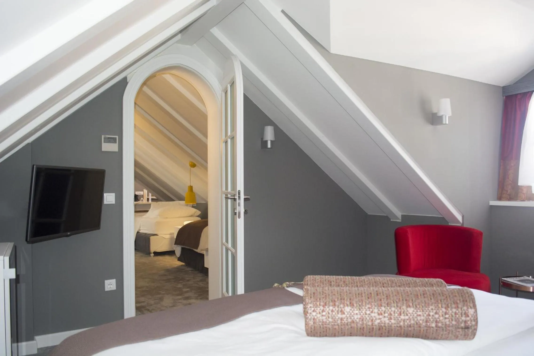 Bed in XII Century Heritage Hotel