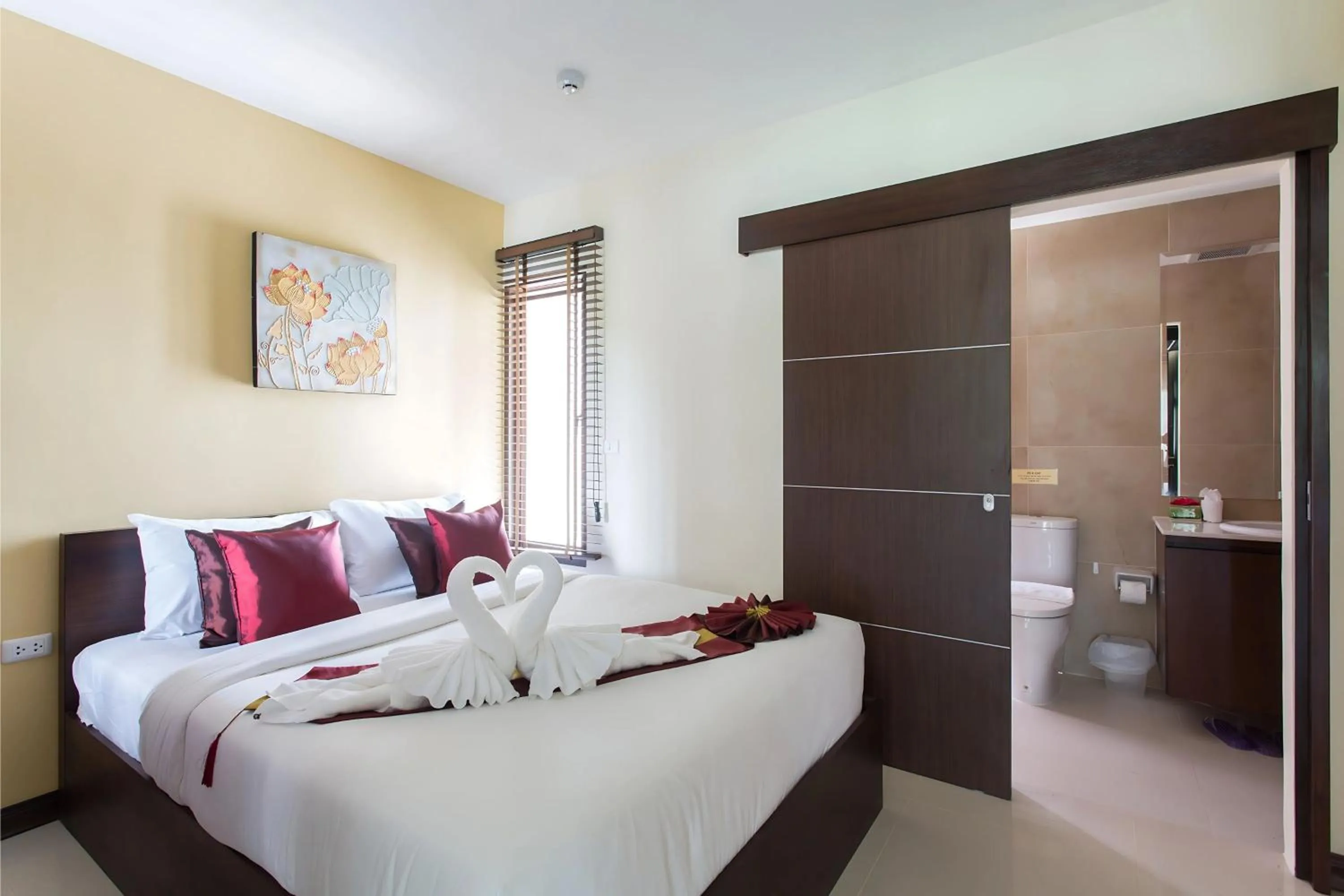 Bedroom, Bed in The Lai Thai Luxury Condominiums