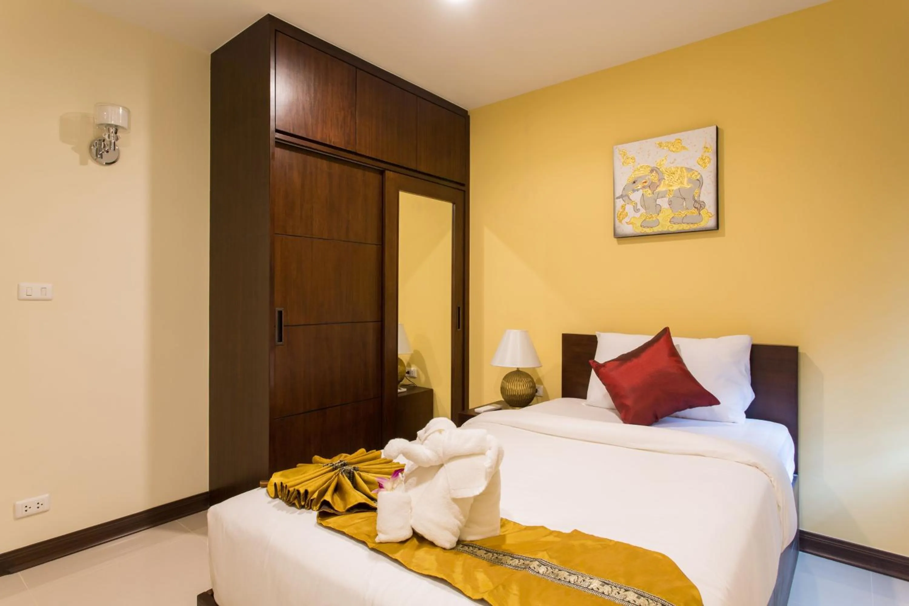 Bedroom, Bed in The Lai Thai Luxury Condominiums