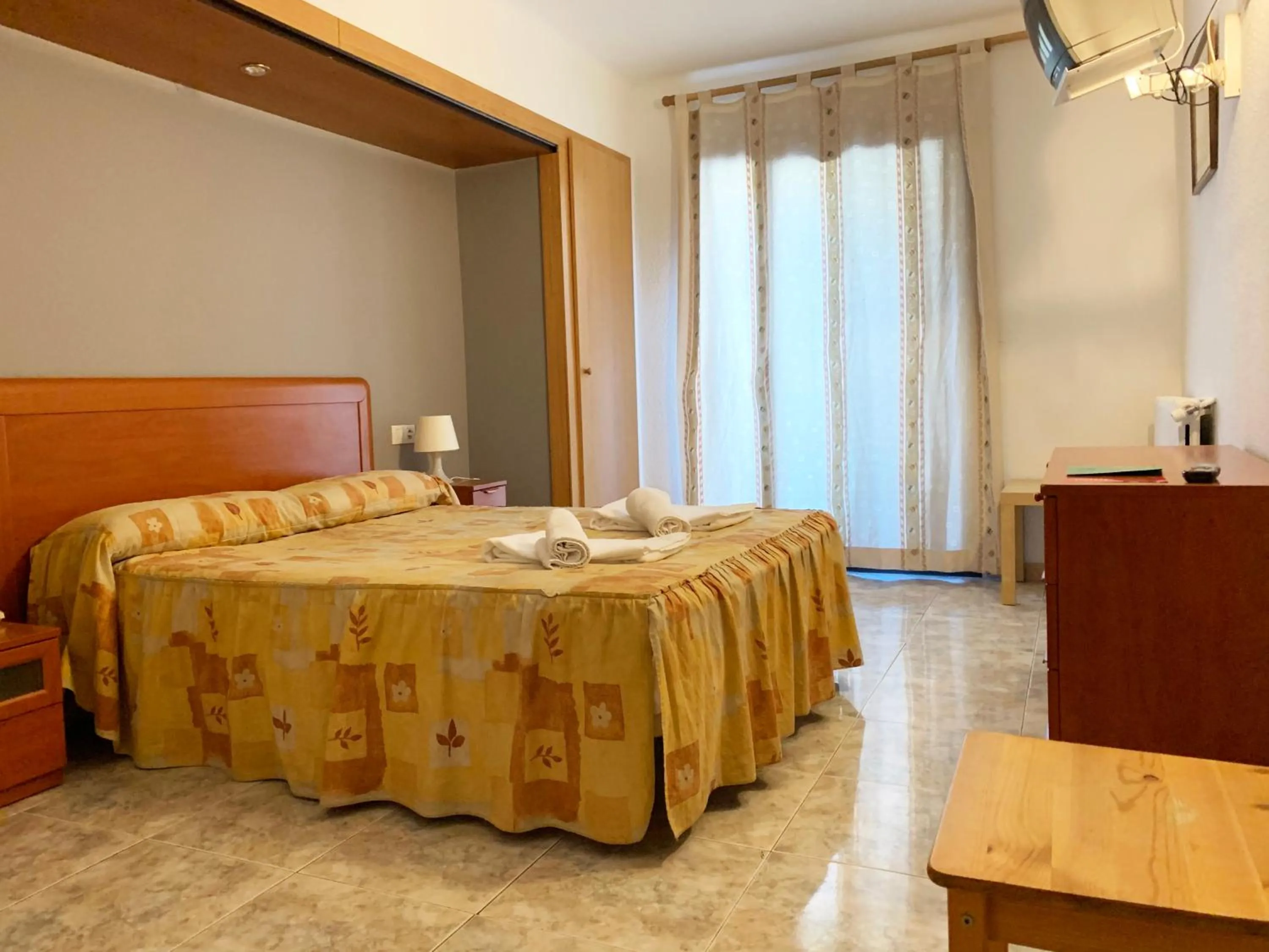 Bed in Hotel Barcelona