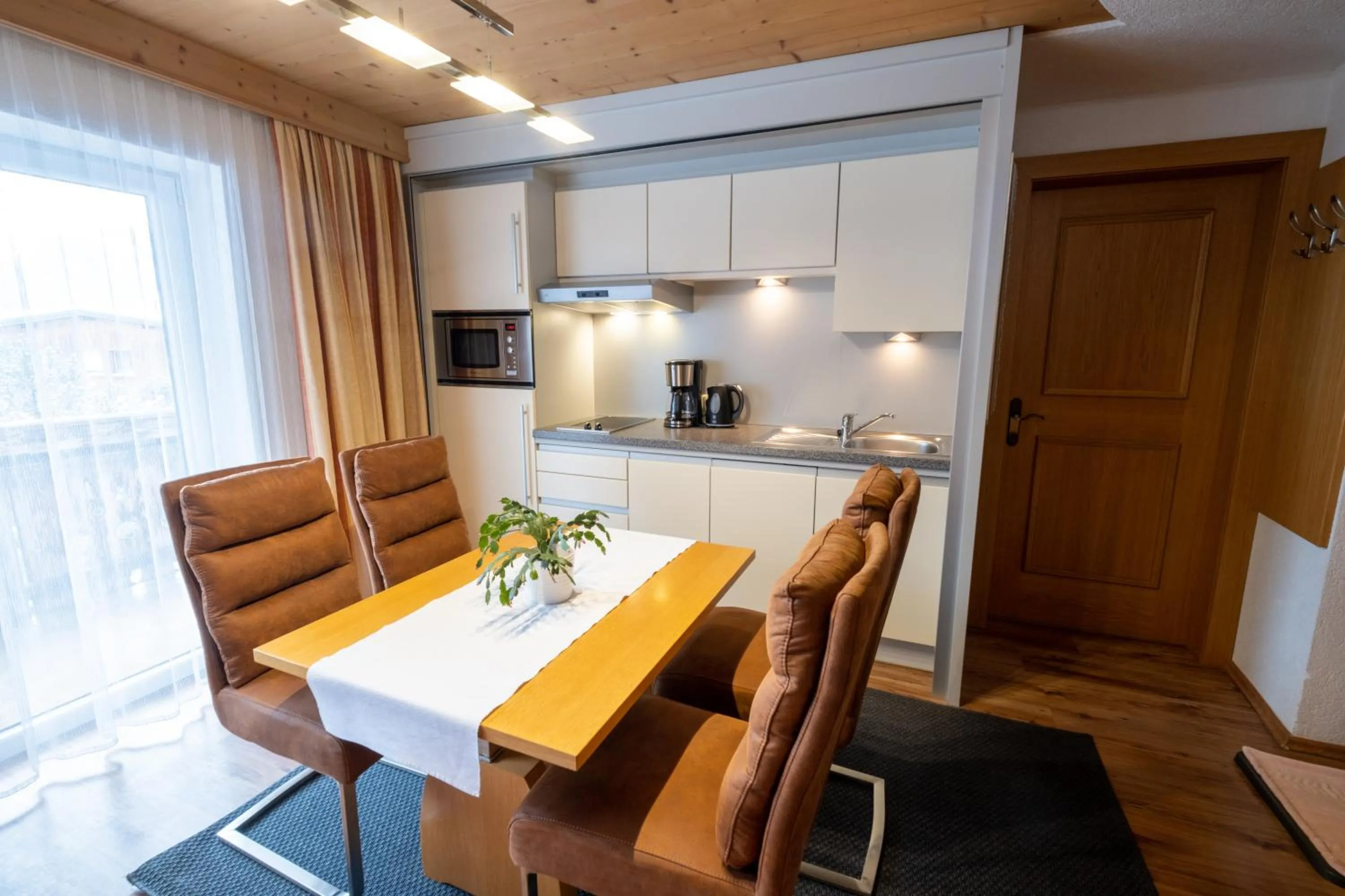 Kitchen or kitchenette in Gästehaus Haag