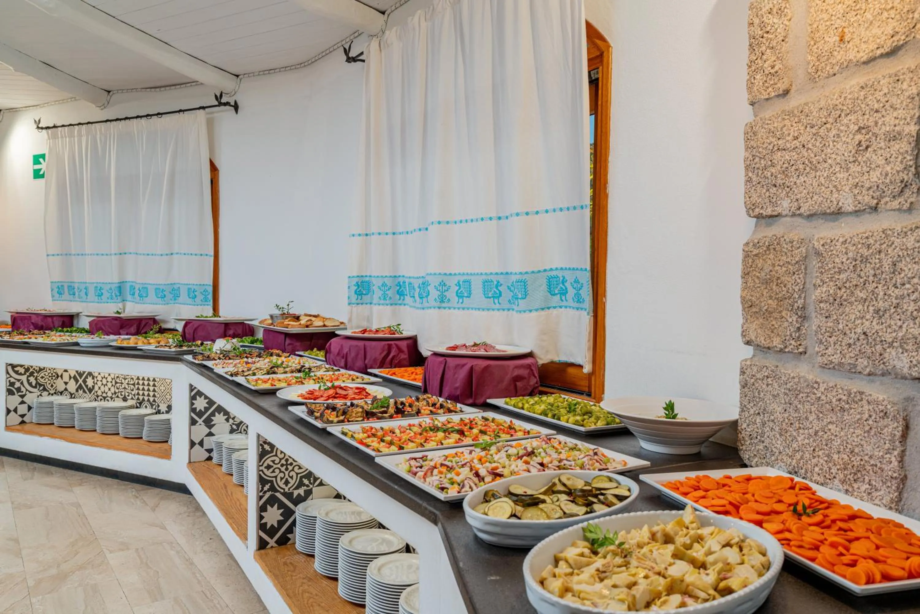 Restaurant/places to eat in Club Esse Posada