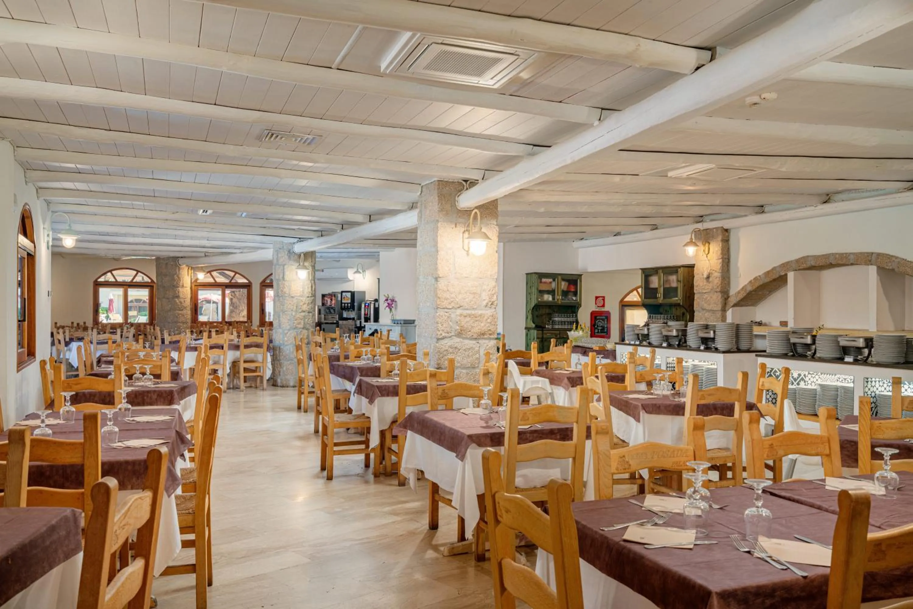 Restaurant/places to eat in Club Esse Posada