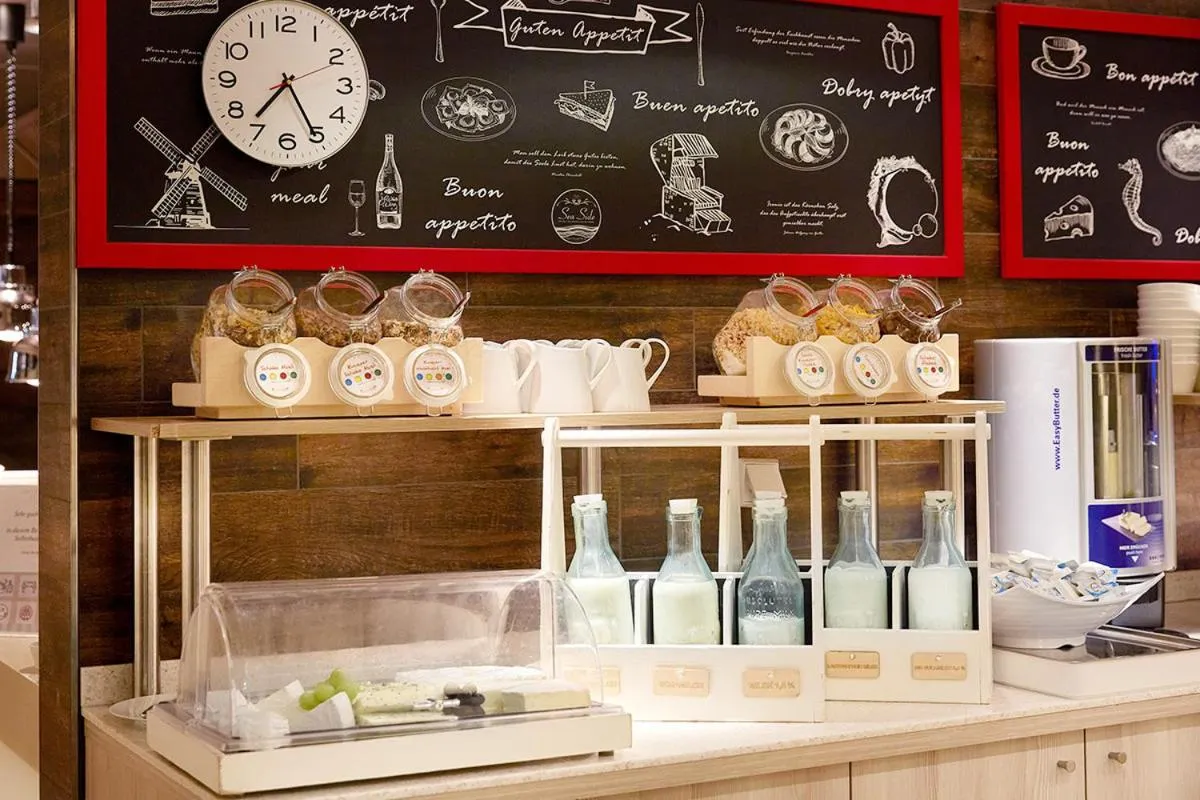 Breakfast in SEETELHOTEL Kaiserstrand Beachhotel das Lifestyle-Hotel direkt am Strand