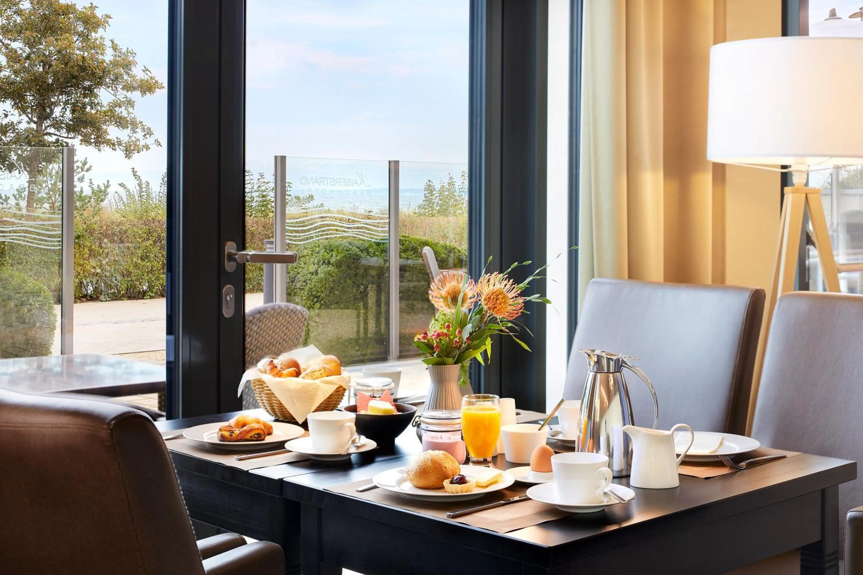 Breakfast in SEETELHOTEL Kaiserstrand Beachhotel das Lifestyle-Hotel direkt am Strand