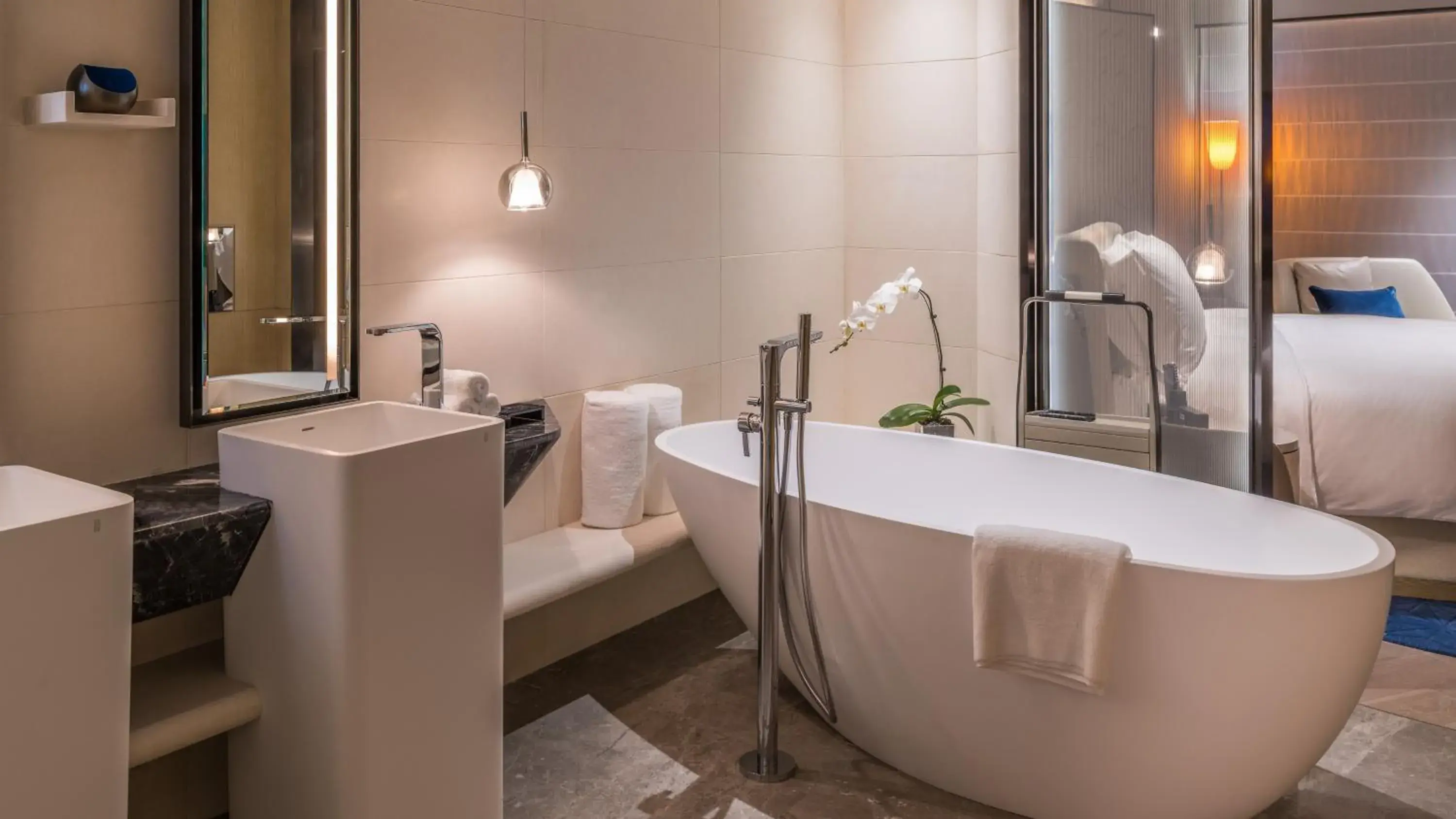 Classic King Room in InterContinental Beijing Sanlitun by IHG Classic King Room in InterContinental Beijing Sanlitun by IHG